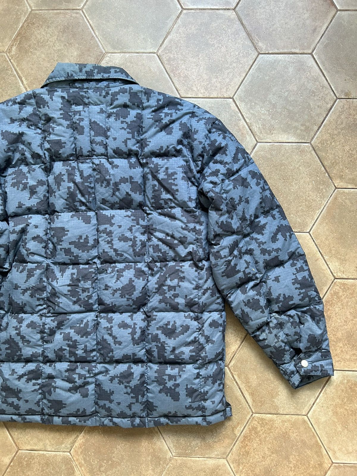 Stussy STUSSY DOWN JACKET CAMO JAPANES Size US L / EU 52-54 / 3 - 11 Thumbnail