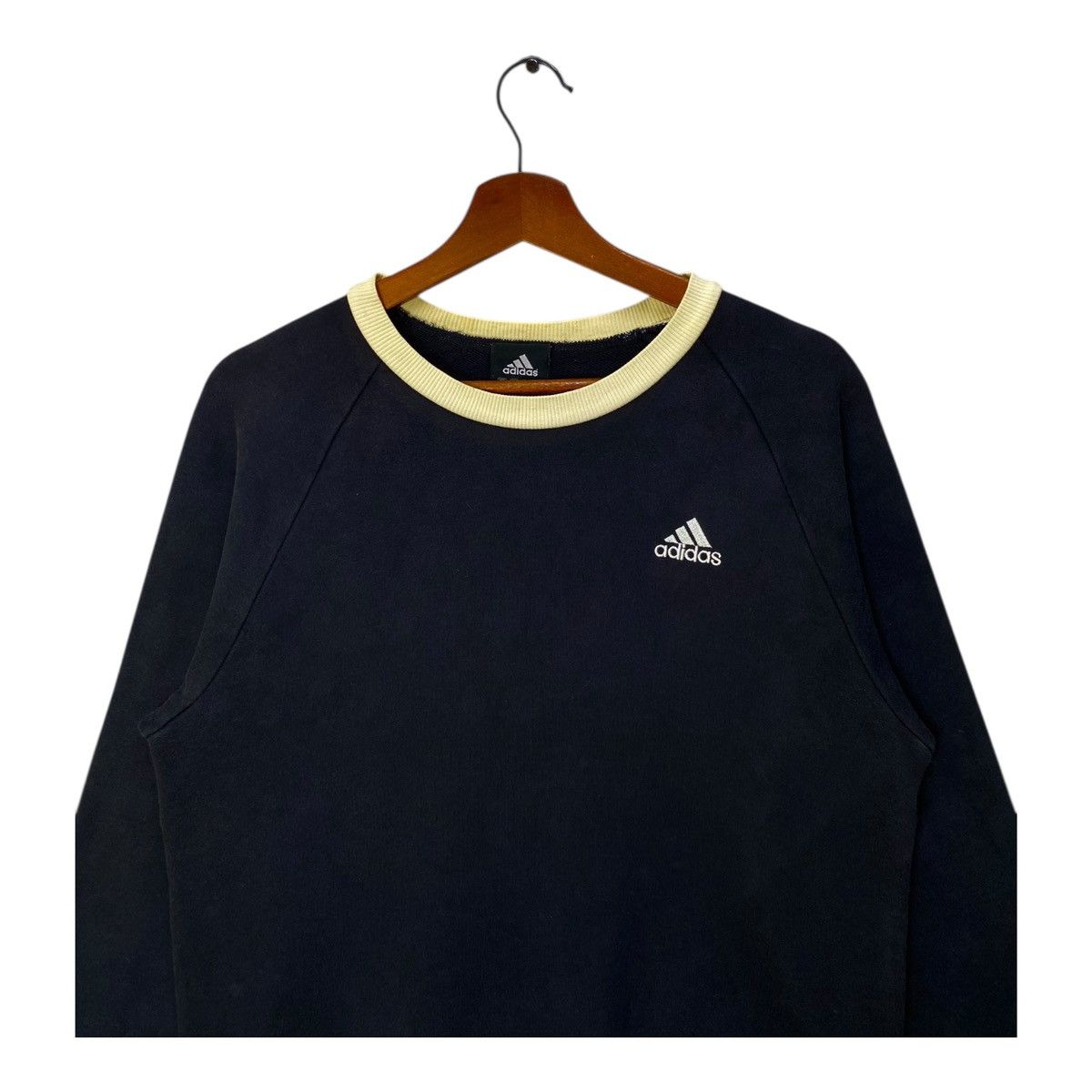 Adidas Vintage Adidas 3 Stripes Sweatshirt Jumper Crewneck Size L Size US L / EU 52-54 / 3 - 2 Thumbnail
