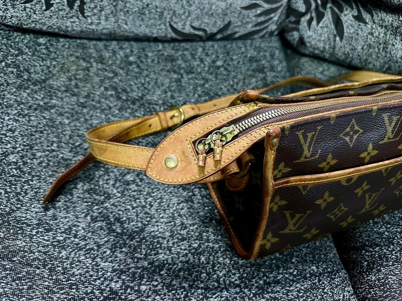 Louis Vuitton Authentic Louis Vuitton Monogram Canvas Poponcourt Long Bag Size ONE SIZE - 7 Thumbnail