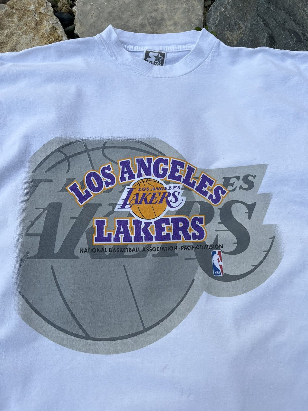 NBA × Starter × Vintage Vintage Starter Los Angeles Lakers y2k NBA tee t-shirt retro Size US L / EU 52-54 / 3 - 4 Thumbnail