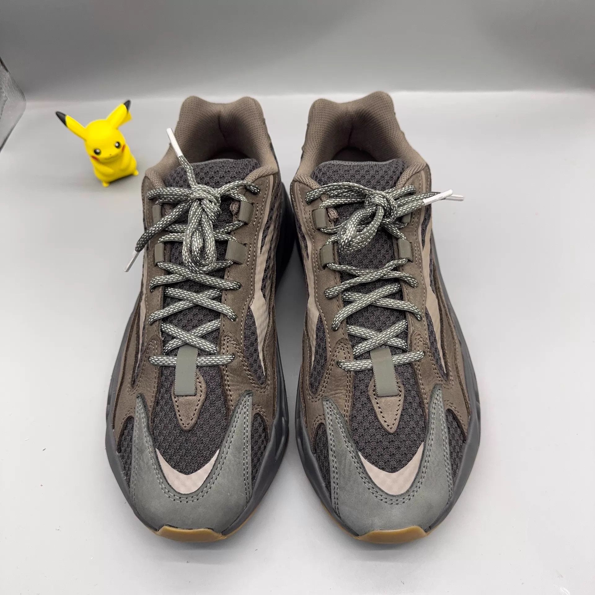 Adidas Adidas Yeezy 700 V2 Geode Treasure Gray EG6860 46 Size US 11.5 / EU 44-45 - 2 Thumbnail