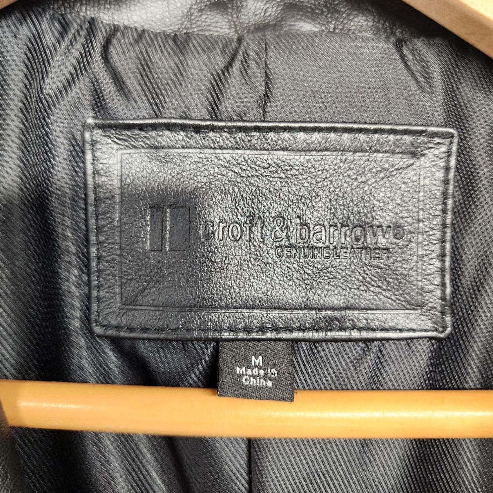 Croft & Barrow Croft & Barrow Mens Leather Coat Jacket Black Classic Button Front EXCELLENT Coat Leather Button Mens M Black 42 Chest Mid-Length Solid Size US M / EU 48-50 / 2 - 3 Thumbnail