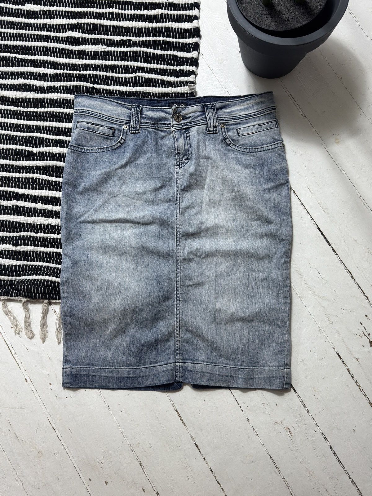 Dolce & Gabbana VINTAGE DOLCE&GABBANA 2000s MIDI DENIM SKIRT Size 29" - 3 Thumbnail