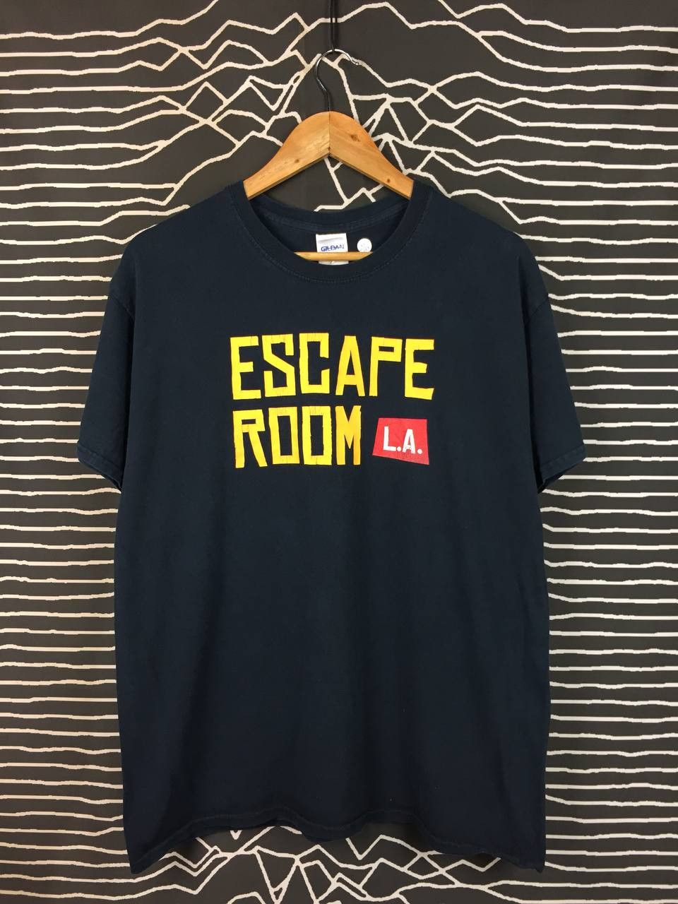 Gildan Escape Room L.A. Distressed Logo Promotional Tee Size US L / EU 52-54 / 3 - 1 Thumbnail