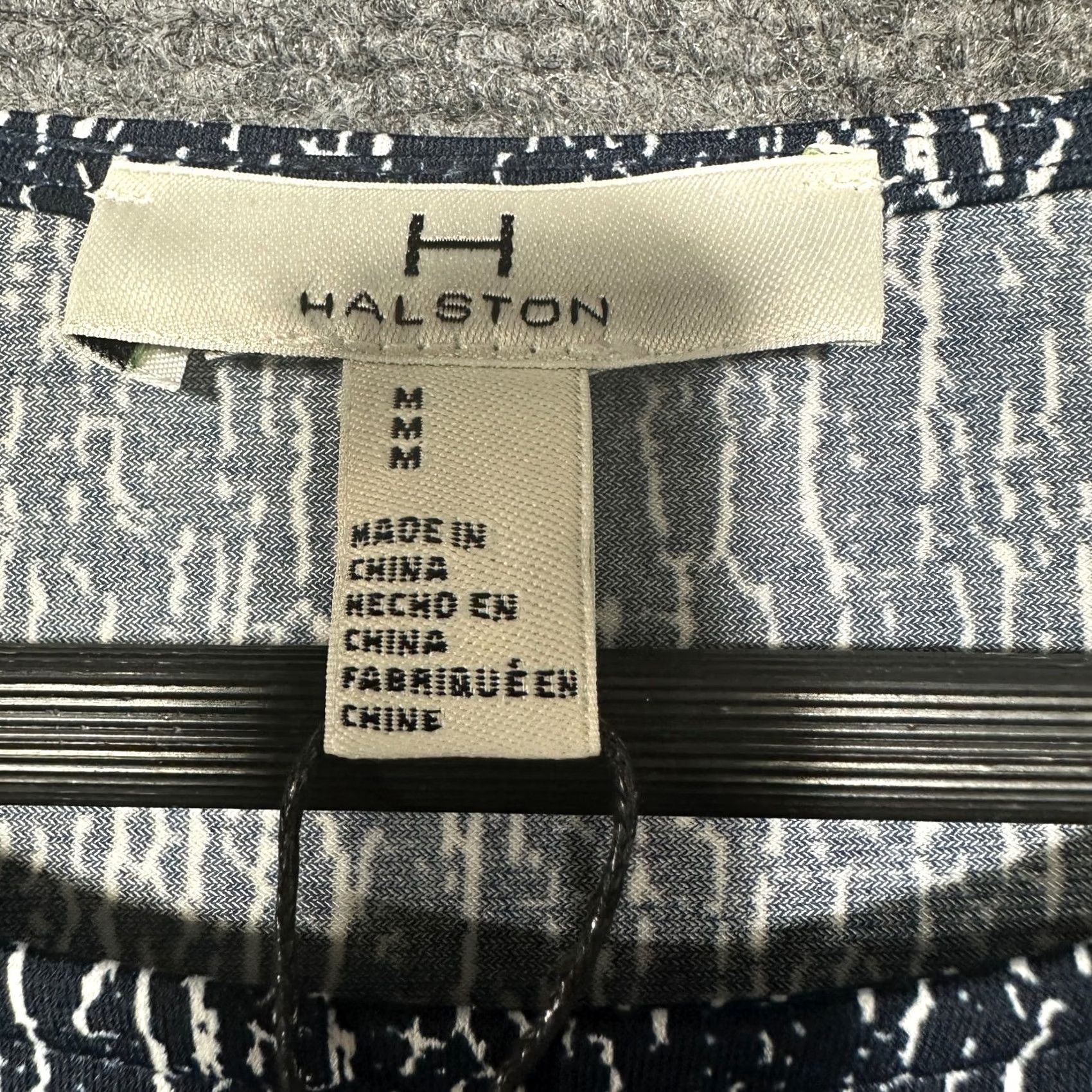 Halston Halston Blouse Shirt Womens Medium Blue Knit Sleeveless Tie Belt New Geometric Pattern Modern Classic Fashion Basic Stretch Size M / US 6-8 / IT 42-44 - 5 Thumbnail
