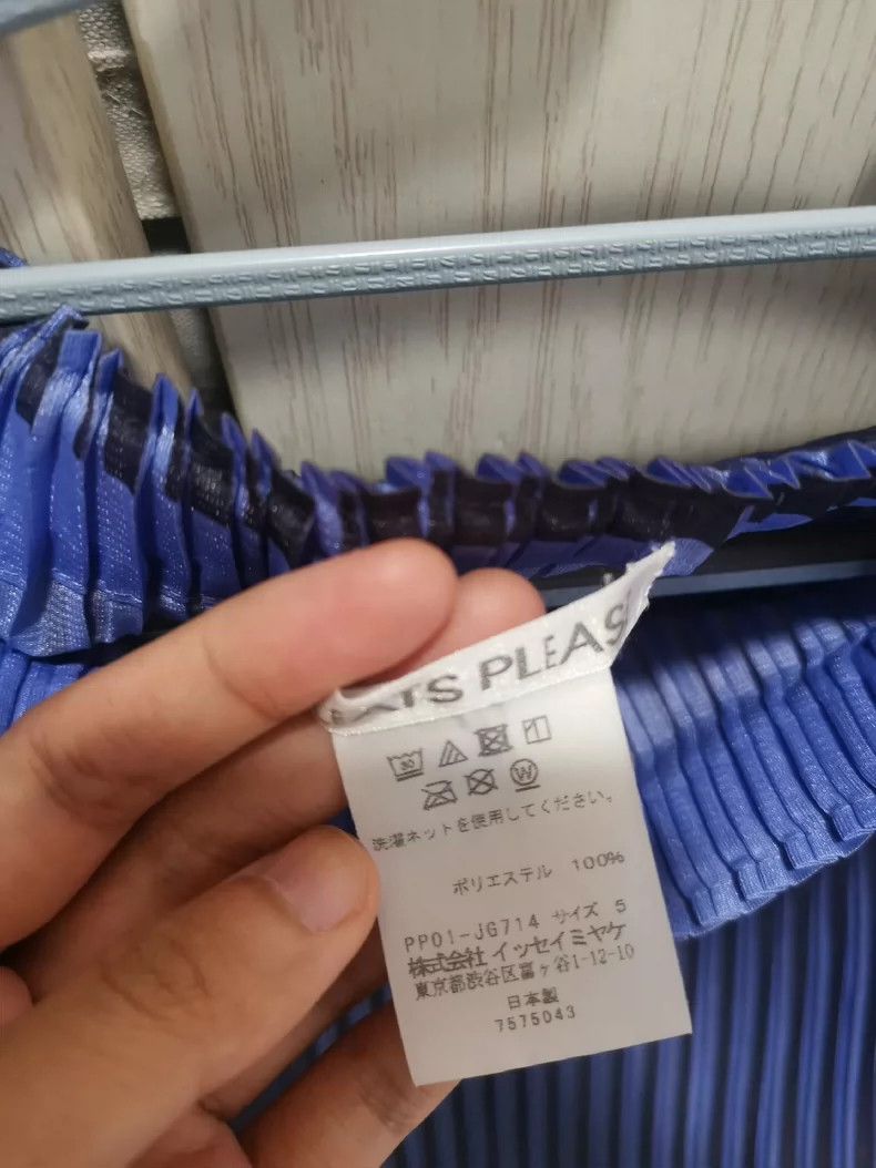 Other Issey Miyake size:3 Blue pleated skirt Size 31" - 2 Thumbnail