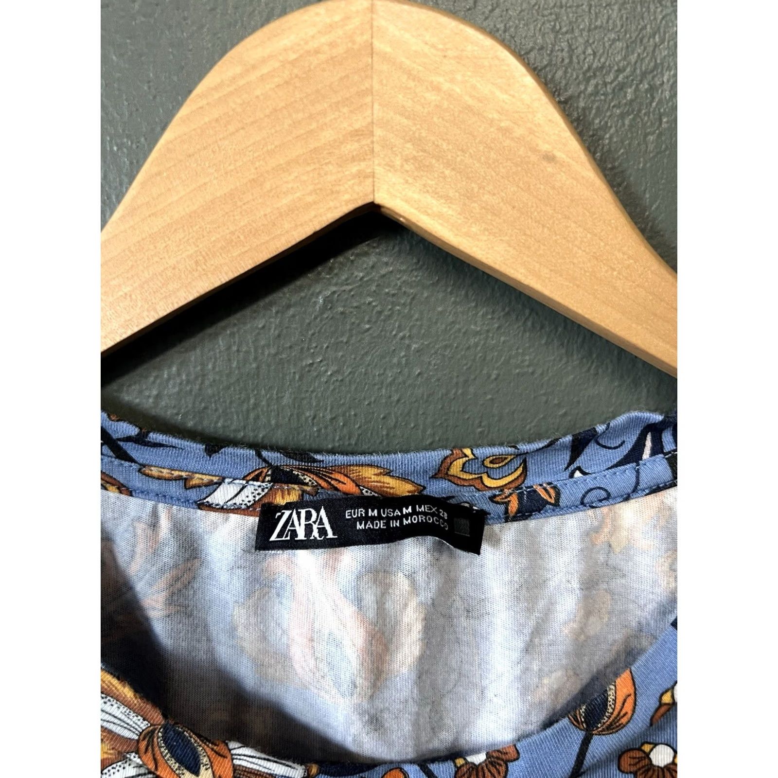 Zara Zara Womens Blue Short Sleeve Floral Blouse M Blue Floral Blouse Womens Shirt/M top - Blue, Floral, Short Sleeve, Size M Size M / US 6-8 / IT 42-44 - 3 Thumbnail