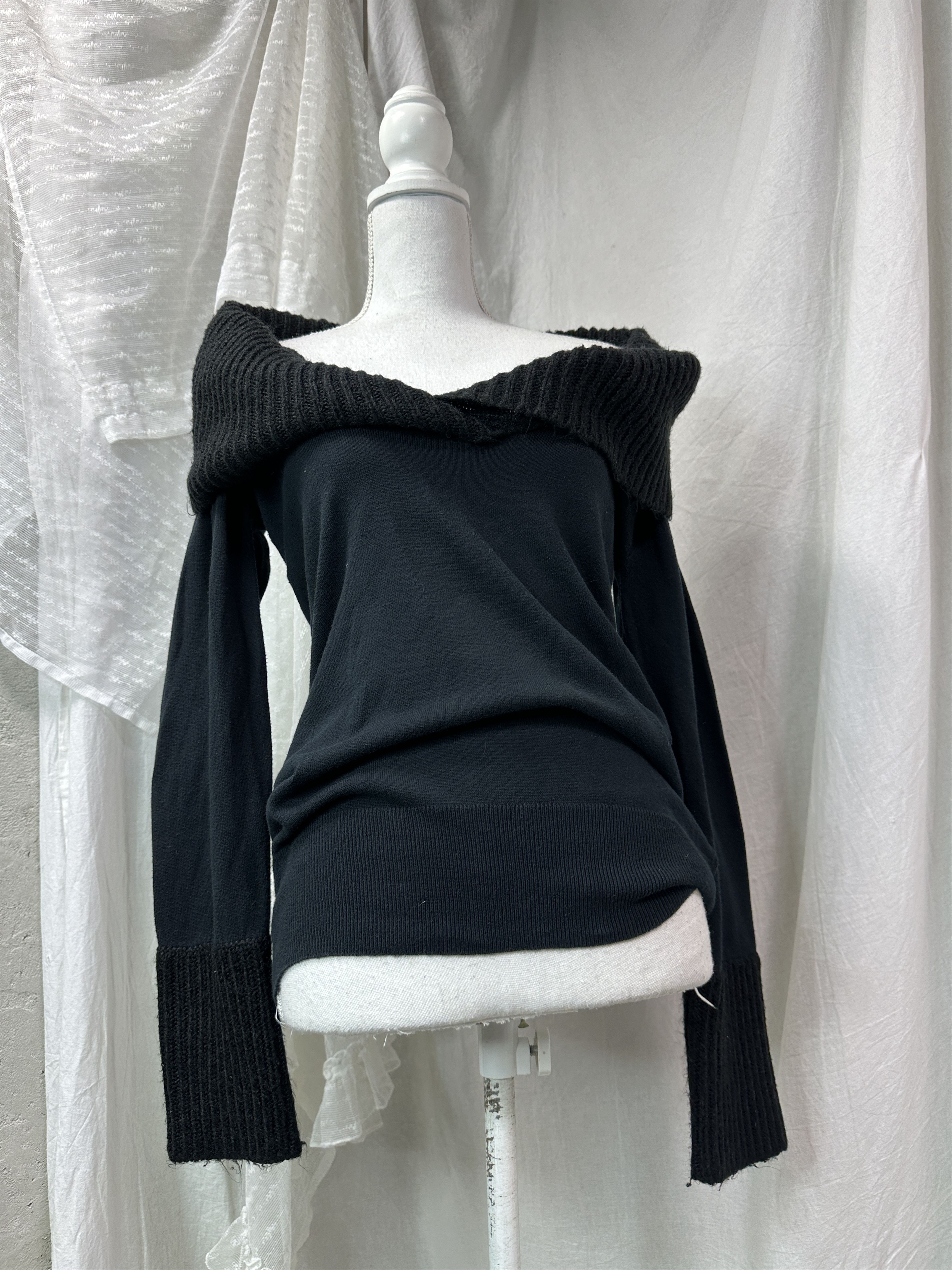 Vintage Vintage Avant Garde Grunge Off Shoulder Sweater Y2K Size M / US 6-8 / IT 42-44 - 1 Thumbnail