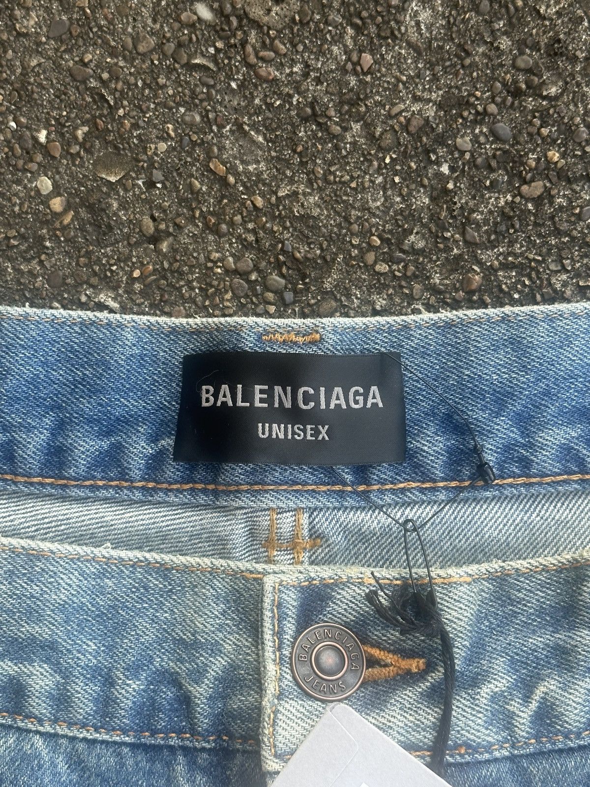 Balenciaga Balenciaga AW22 Waxed Baggy Blue Jeans Size US 34 / EU 50 - 3 Thumbnail