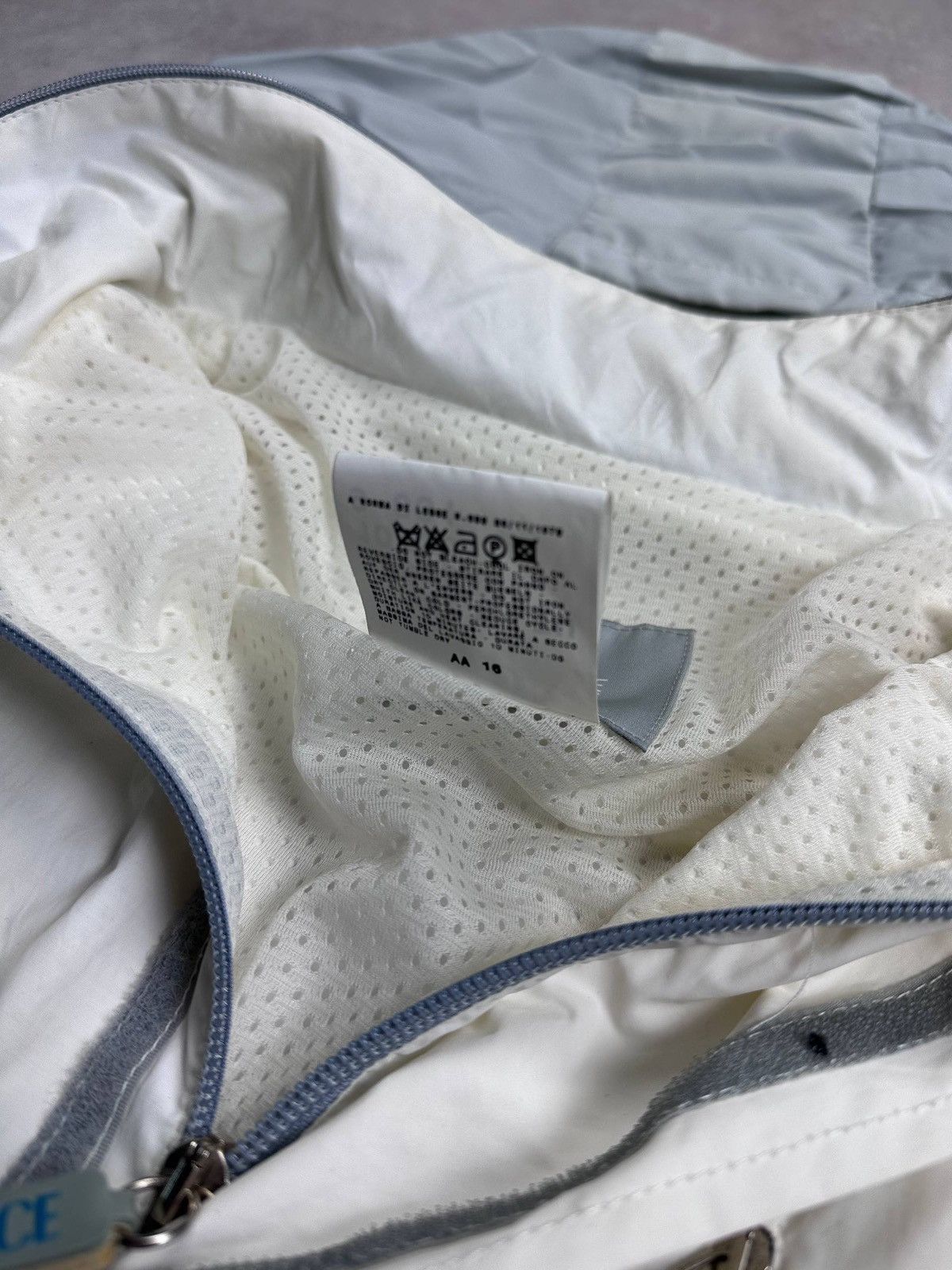 Versace Versace Nylon Hooded Jacket Rare L Size US L / EU 52-54 / 3 - 7 Thumbnail