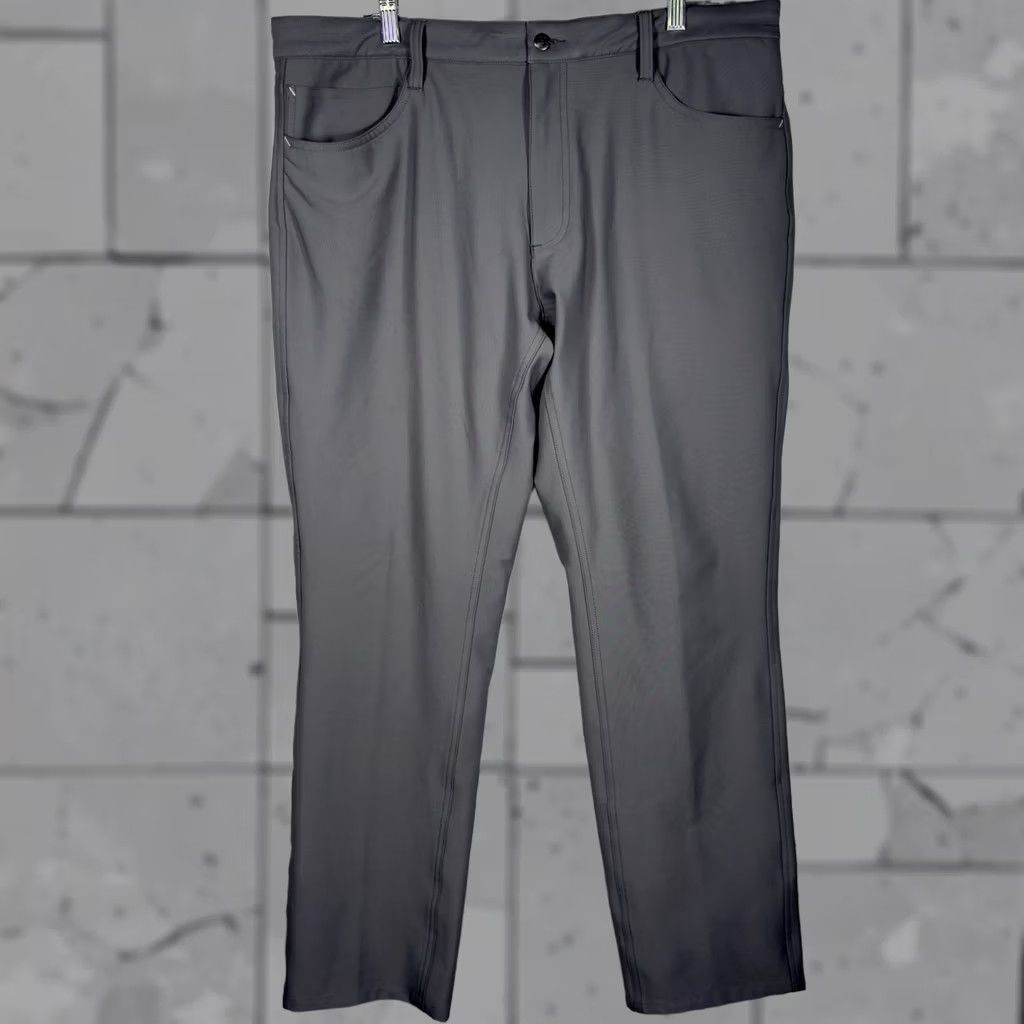 Footjoy FootJoy Gray Polyester Blend Casual Pants Mens 38x32 Chino Golf Everyday Casual Pants Mens Gray FootJoy Size US 38 / EU 54 - 1 Thumbnail