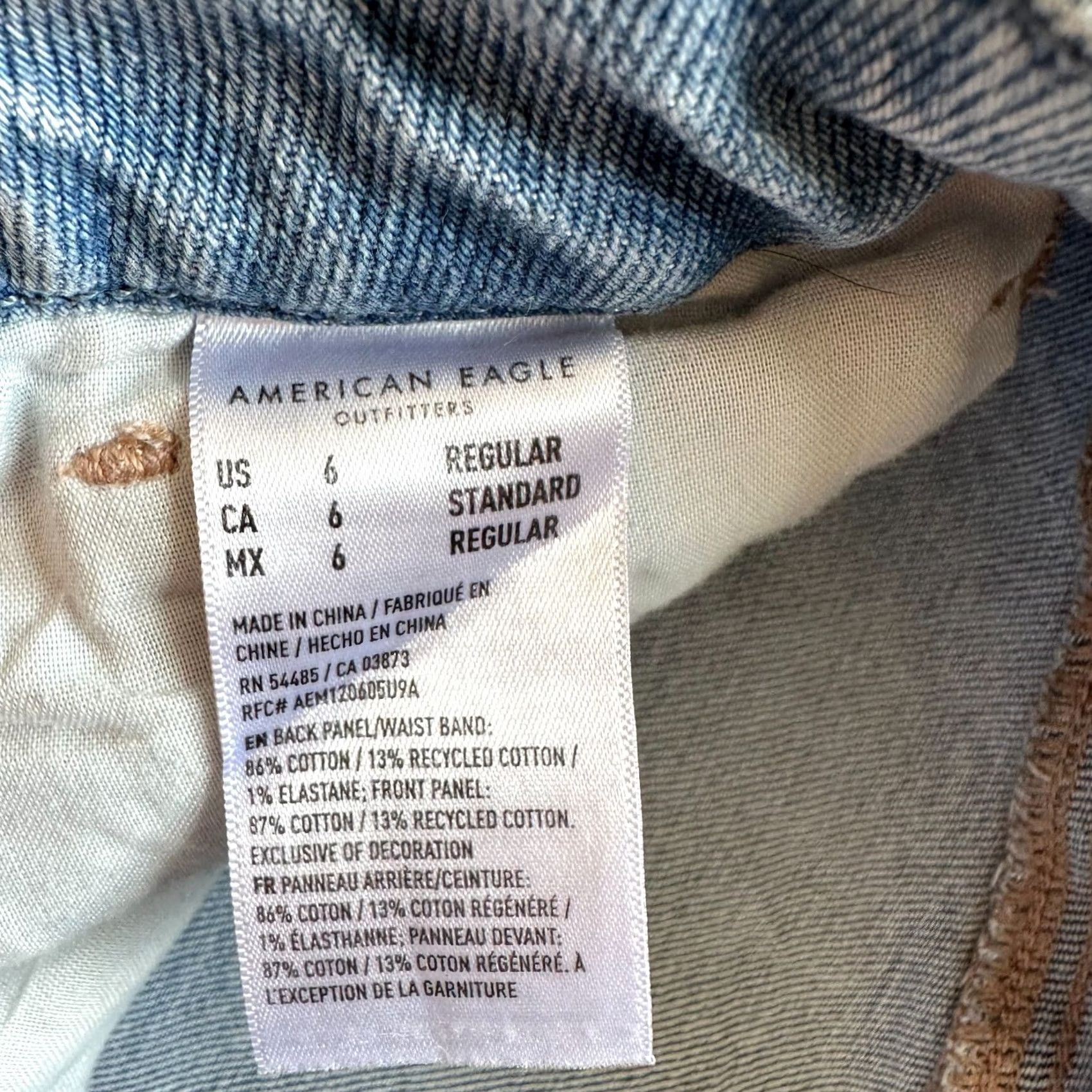 American Eagle Outfitters American Eagle Jeans Womens 6 Mom Jean Distressed Mid Rise Blue Size 28" / US 6 / IT 42 - 7 Thumbnail