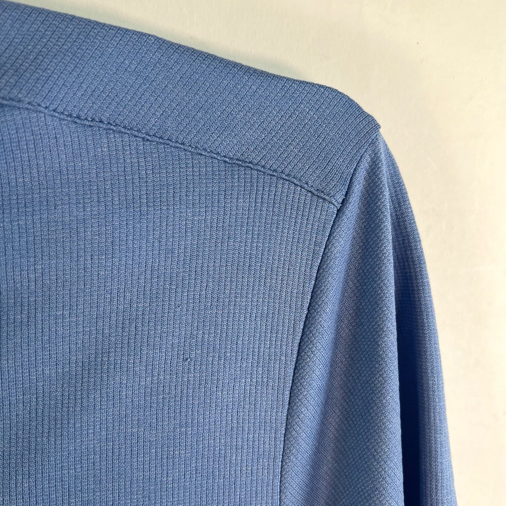 TravisMathew Travis Mathew Golf Polo Shirt Mens L Blue Textured Polo Shirt Short Sleeve Regular Fit Cotton Polyester Knit Breathable All Seasons Size US L / EU 52-54 / 3 - 2 Thumbnail