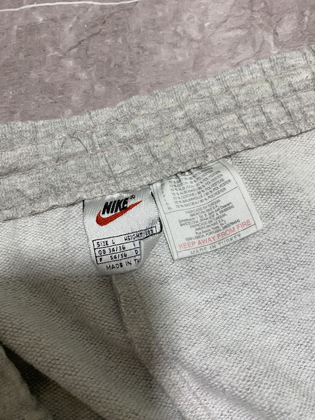 Nike Vintage 90s Nike Sweatpants Joggers Mini Logo Y2K Retro Hype Size US 33 - 8 Thumbnail