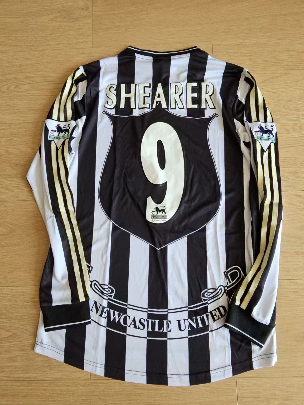 Other 1997-1999 Newcastle #9 Alan Shearer Jersey | Grailed