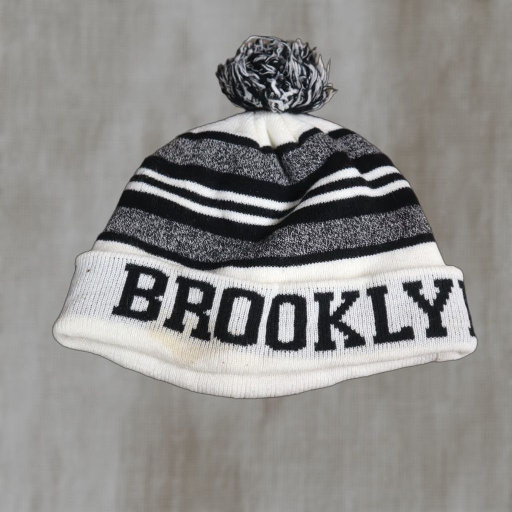 Vintage VINTAGE Brooklyn NY Knit Black & White Pom Beanie Winter Hat Size ONE SIZE - 1 Thumbnail