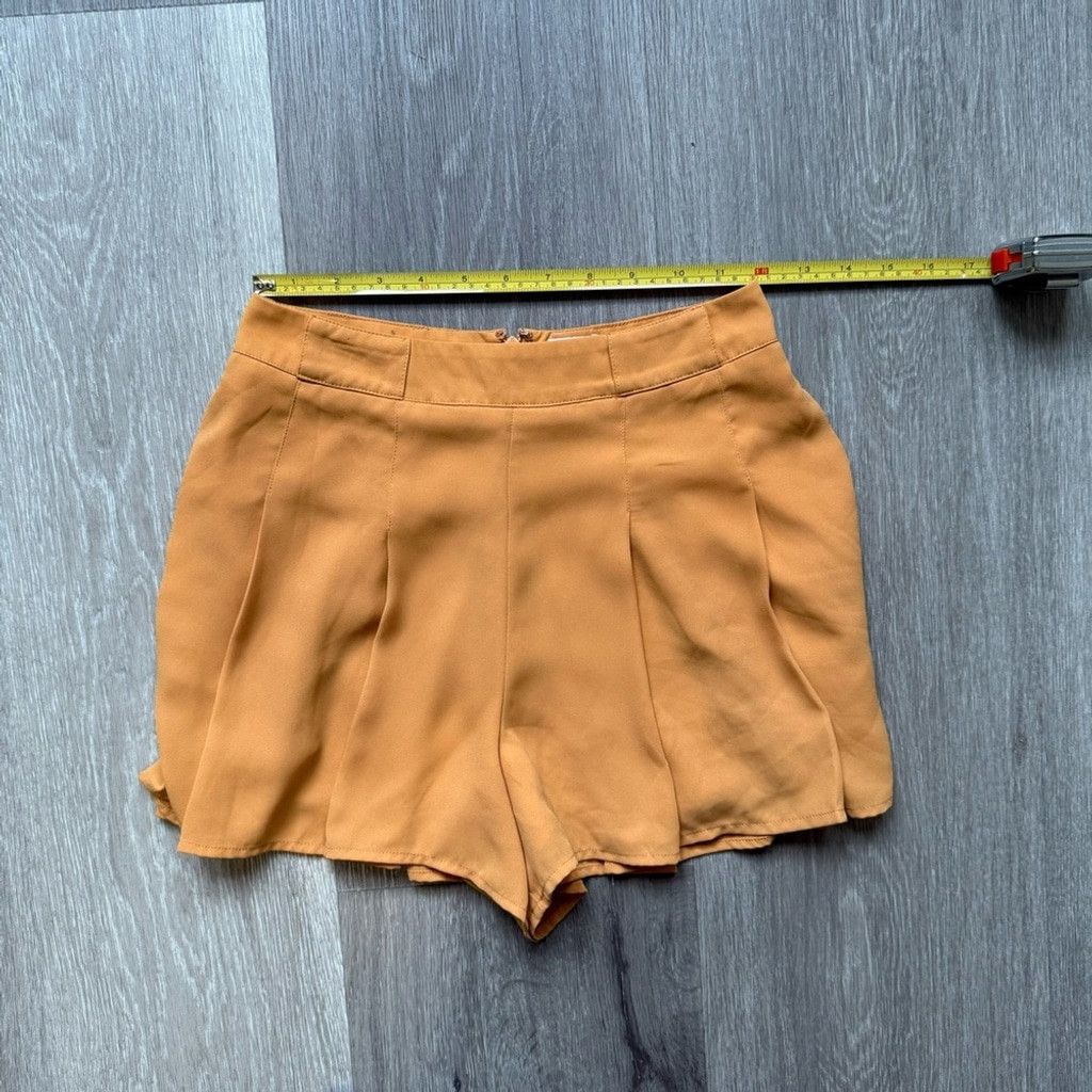 Aritzia Sunday Best Orange Shorts High-Waisted Flowy Size 26" / US 2 / IT 38 - 3 Thumbnail