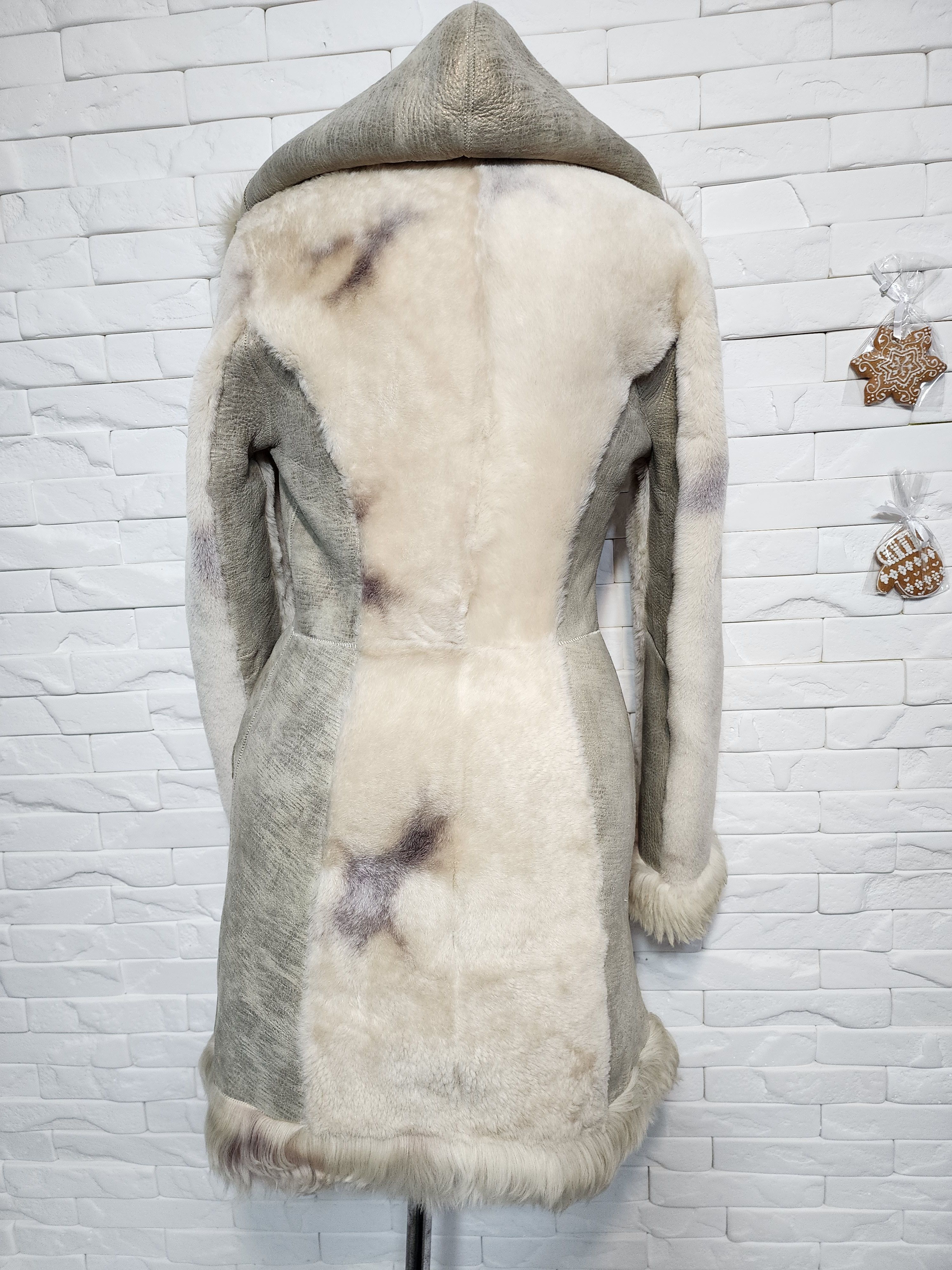 Uniqlo Beige and Golden Fur Coat: Hooded Genuine Fur Winter Jacket Size S / US 4 / IT 40 - 4 Thumbnail