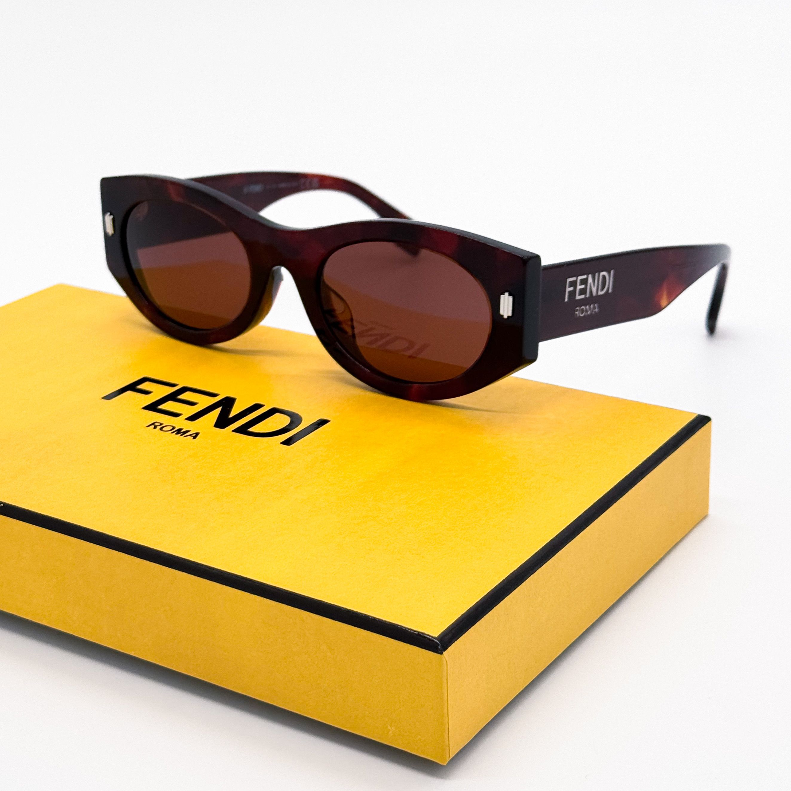 Fendi NEW FENDI FE40125F 54S WOMEN BURGUNDY SUNGLASSES Size ONE SIZE - 1 Thumbnail