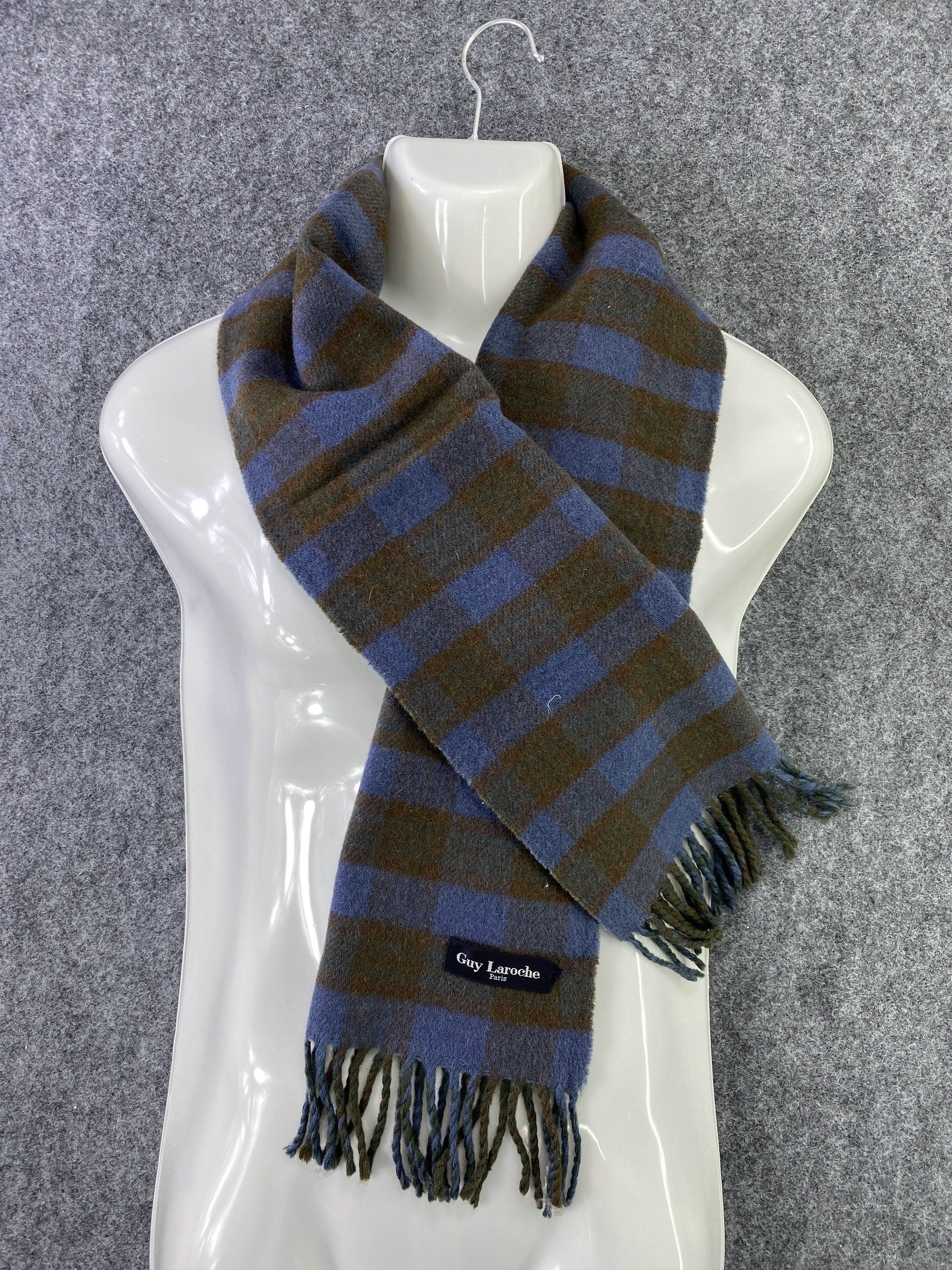 Guy Laroche Guy Laroche Scarf / Muffler / Neckwear -T315 Size ONE SIZE - 1 Thumbnail