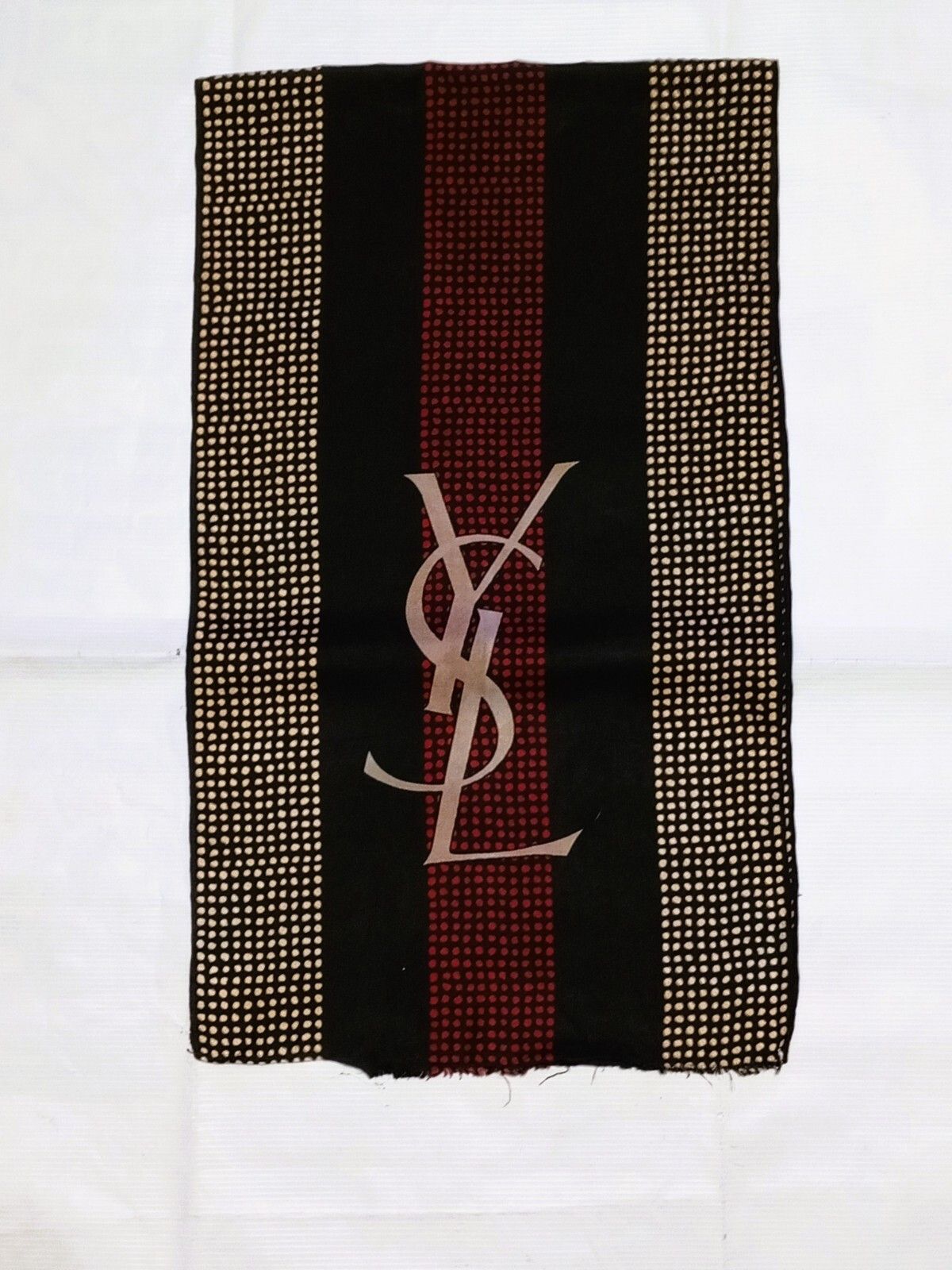Yves Saint Laurent Yves Saint LAURENT YSL Paris Monogram Logo Black Red Scarf Size ONE SIZE - 2 Thumbnail