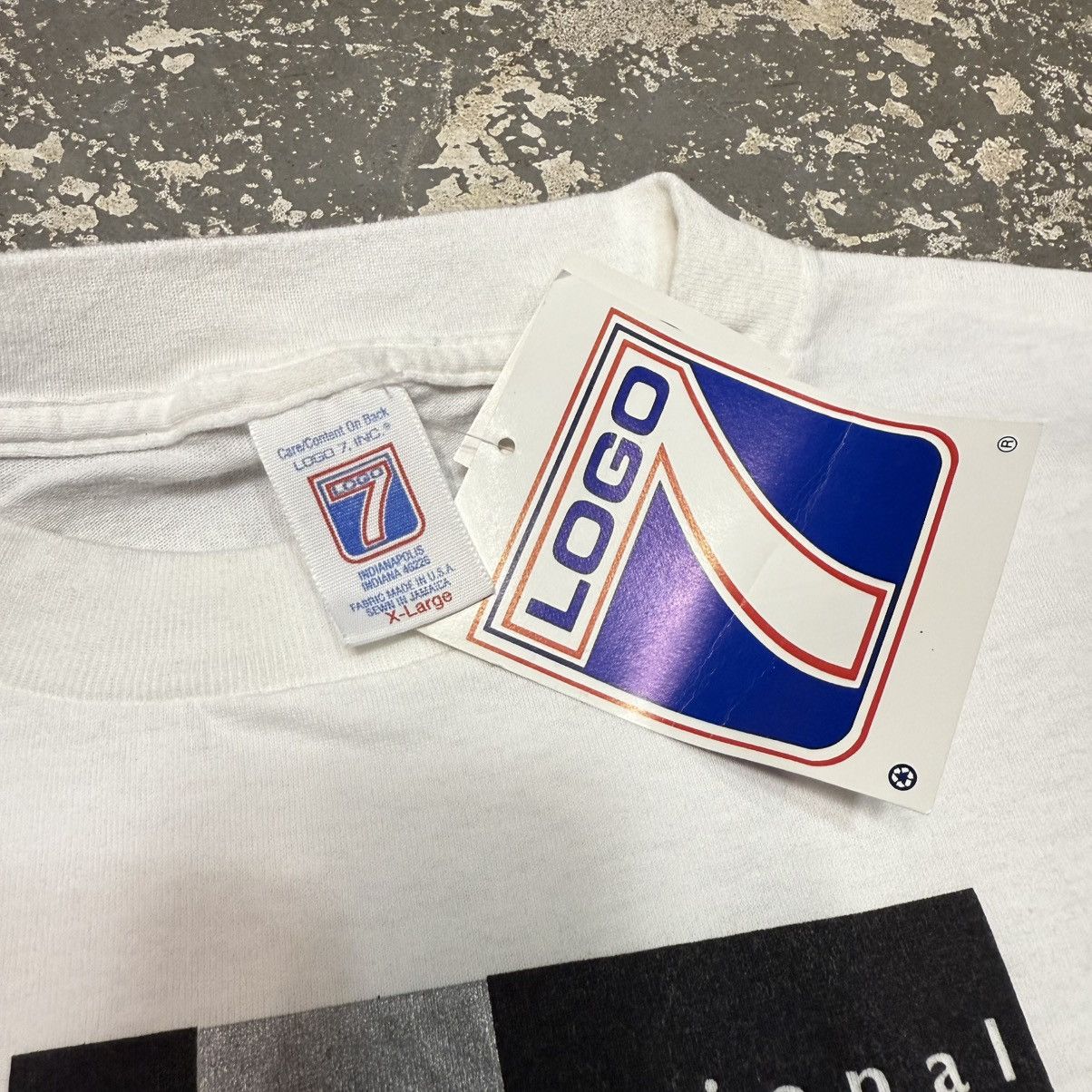 Logo 7 Vintage New York Islanders NHL White NHL 90s Hockey Tshirt Size US XL / EU 56 / 4 - 6 Thumbnail