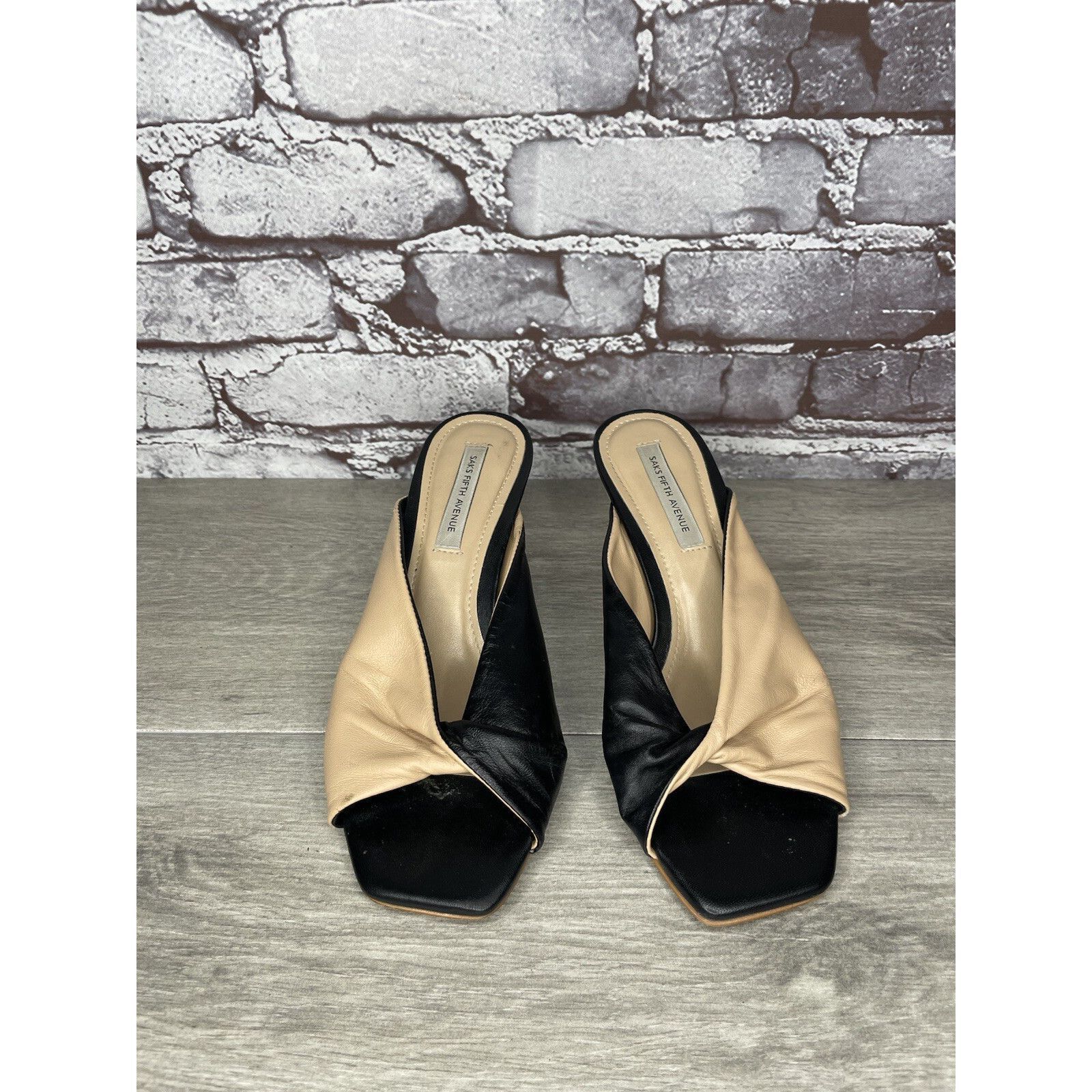 Saks Fifth Avenue Saks Fifth Avenue Tan Black Leather Bow Mule Heels Shoes Wom Size US 7.5 / IT 37.5 - 10 Thumbnail