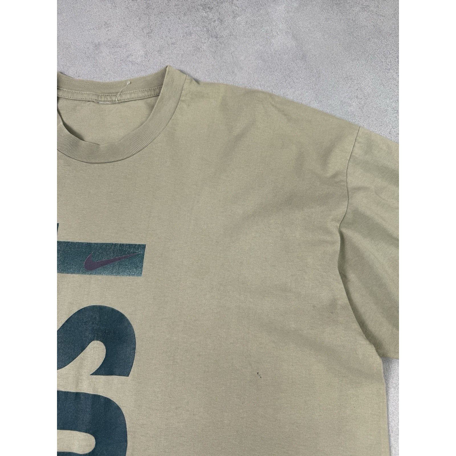Nike Nike Vintage Big Logo T Shirt Beige Men Size US XL / EU 56 / 4 - 3 Thumbnail
