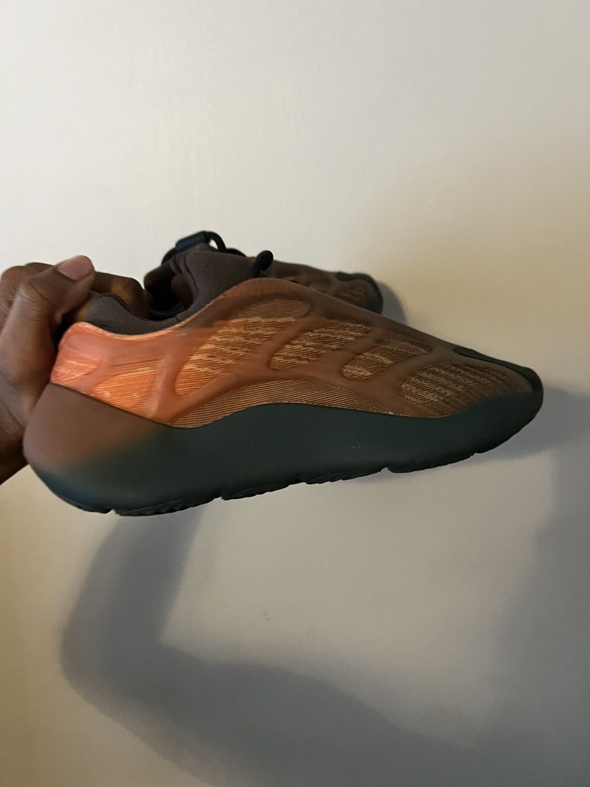 Other Adidas Yeezy 700 Size US 9 / EU 42 - 2 Thumbnail