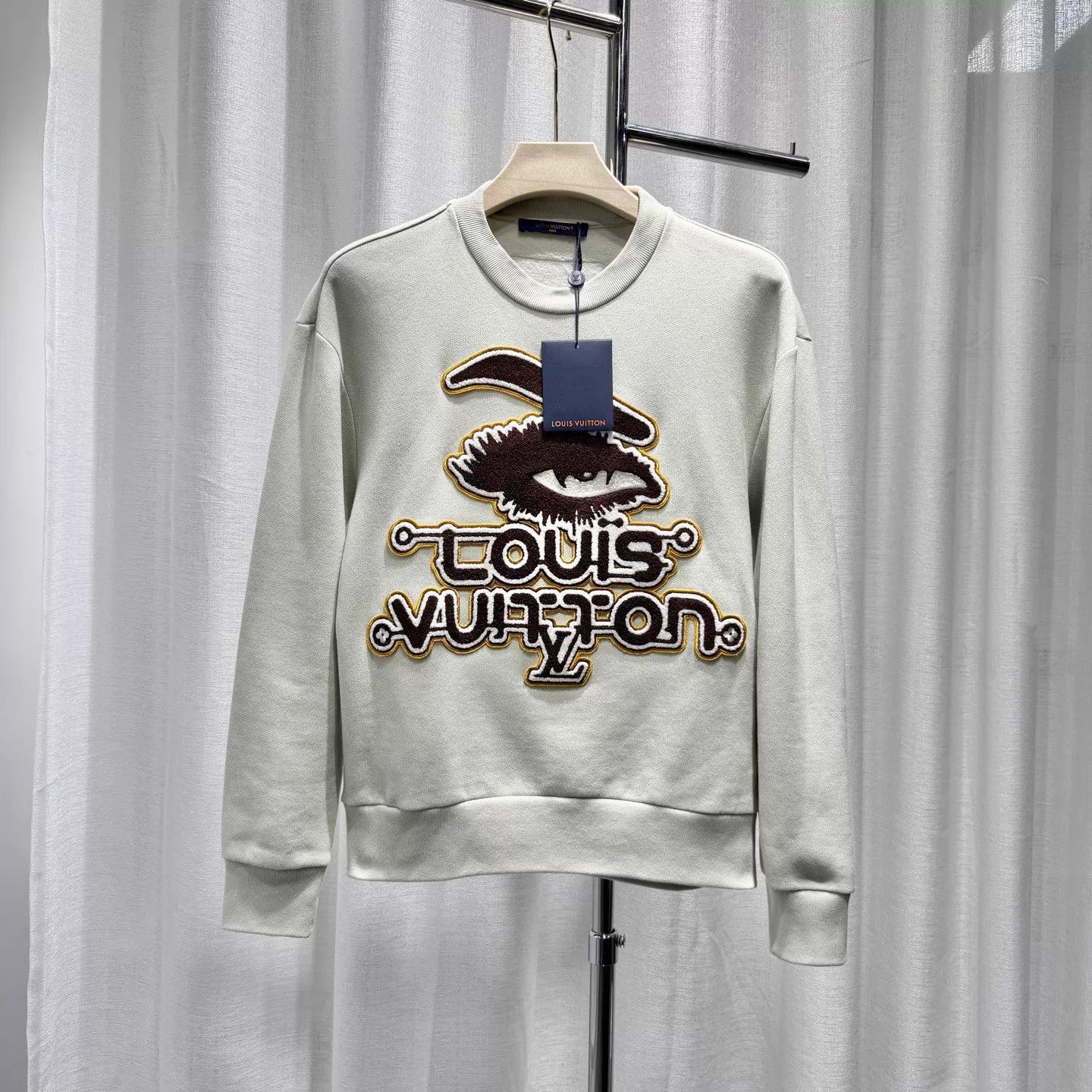 Louis Vuitton LV Light Green Flocked Logo Sweatshirt XS Size US XS / EU 42 / 0 - 1 Thumbnail