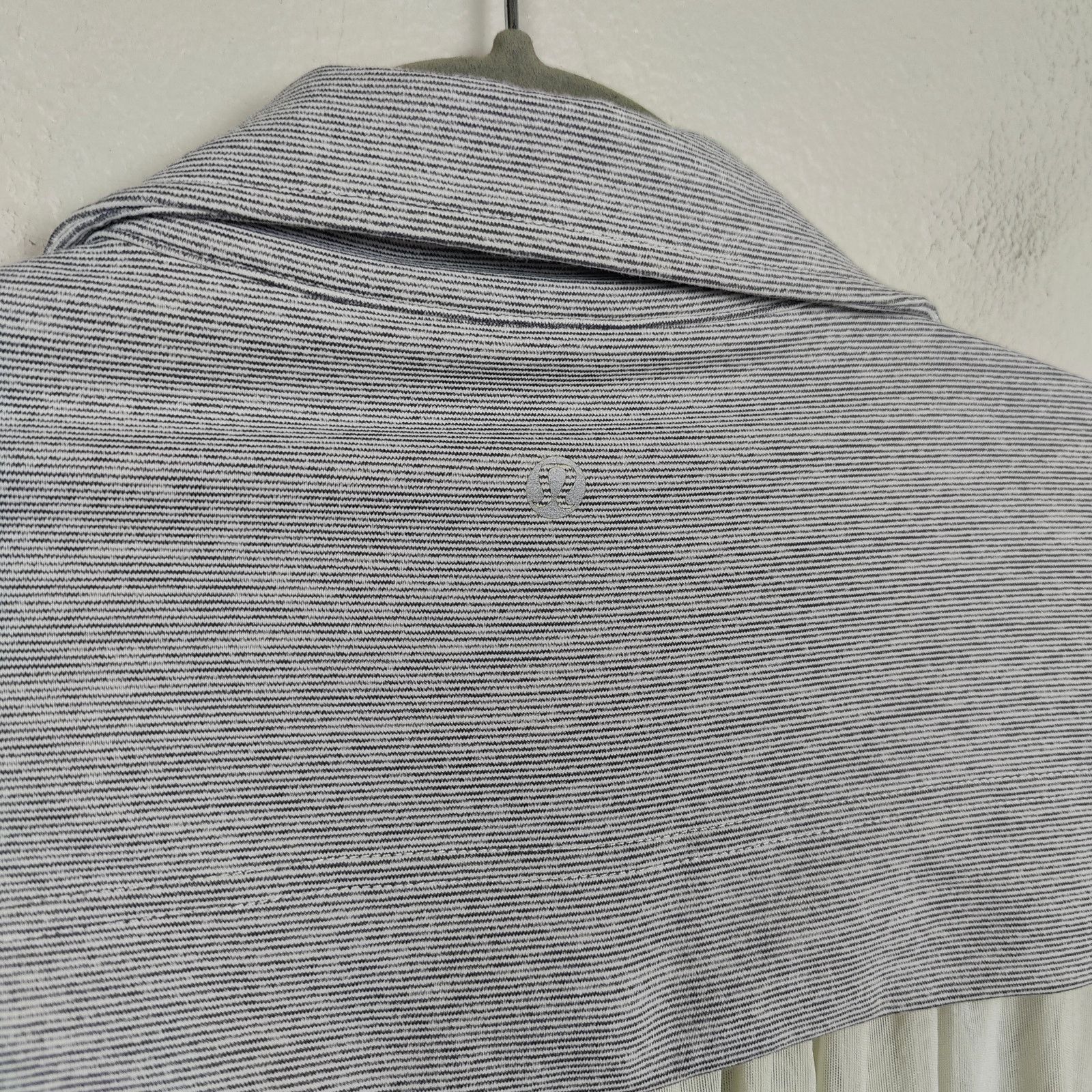 Lululemon Lululemon Get It Started Jacket Womens 12 Full Zip Mesh Size XL / US 12-14 / IT 48-50 - 6 Thumbnail