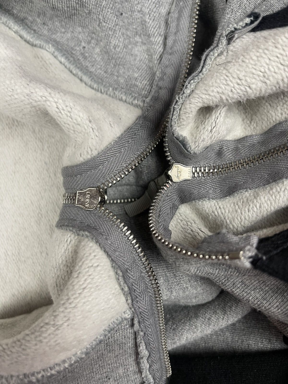 Emporio Armani SOLD Emporio Armani zip Size M / US 6-8 / IT 42-44 - 4 Thumbnail