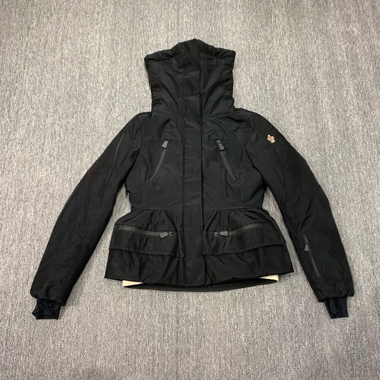 Moncler Moncler Black Women's Down Jacket Size S / US 4 / IT 40 - 1 Thumbnail