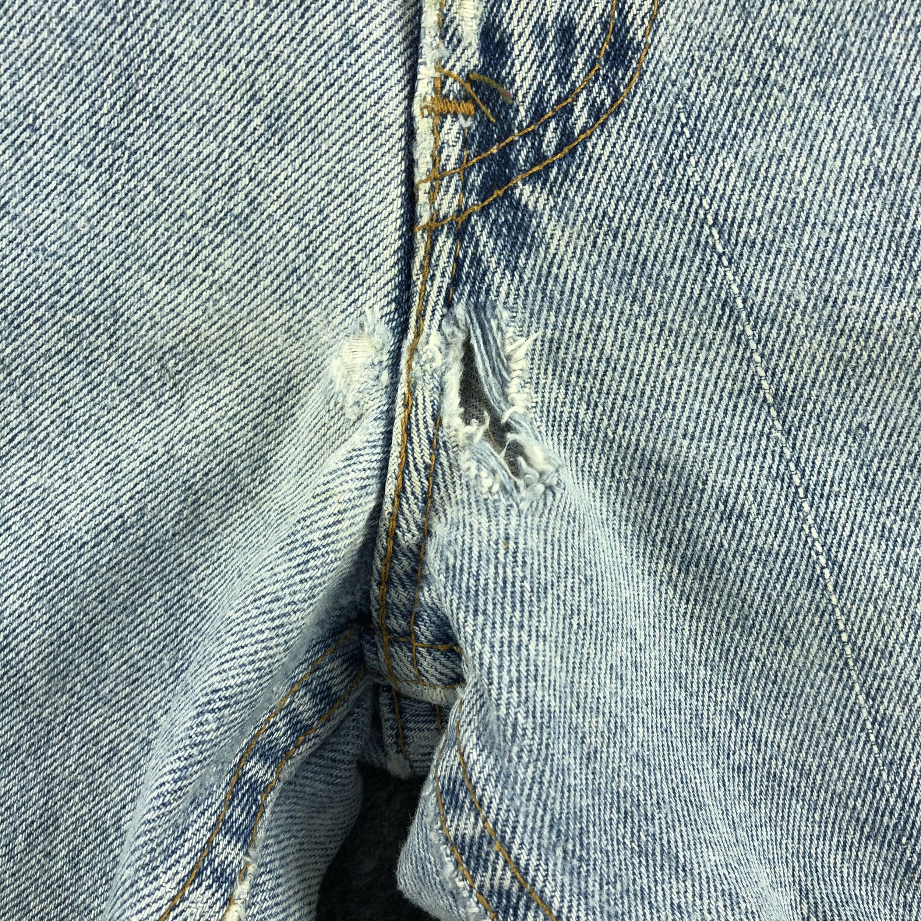 Levi's × Vintage Vintage 90s Light Wash Levis 550 Jeans-JM2606 Size US 33 - 8 Thumbnail