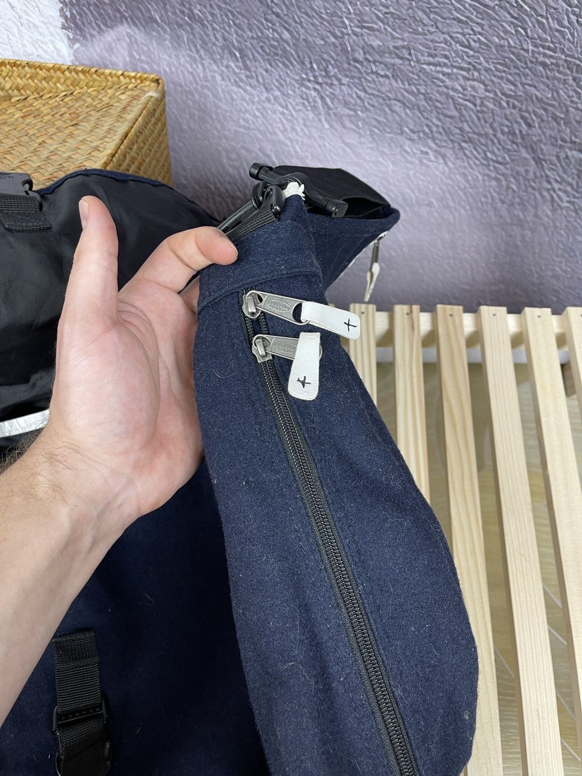 Eastpak Eastpak Delegate vintage logo blue navy crossbody bag Size ONE SIZE - 17 Thumbnail