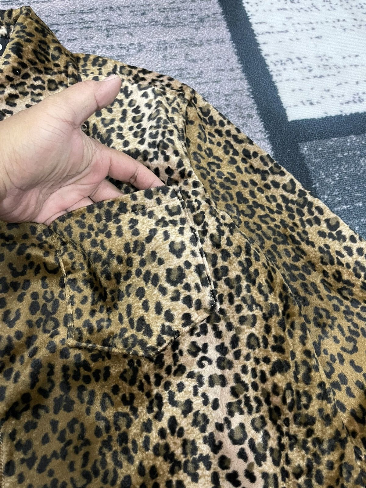 Japanese Brand Vintage No Means No Leopard Design Shirt Size US M / EU 48-50 / 2 - 7 Thumbnail