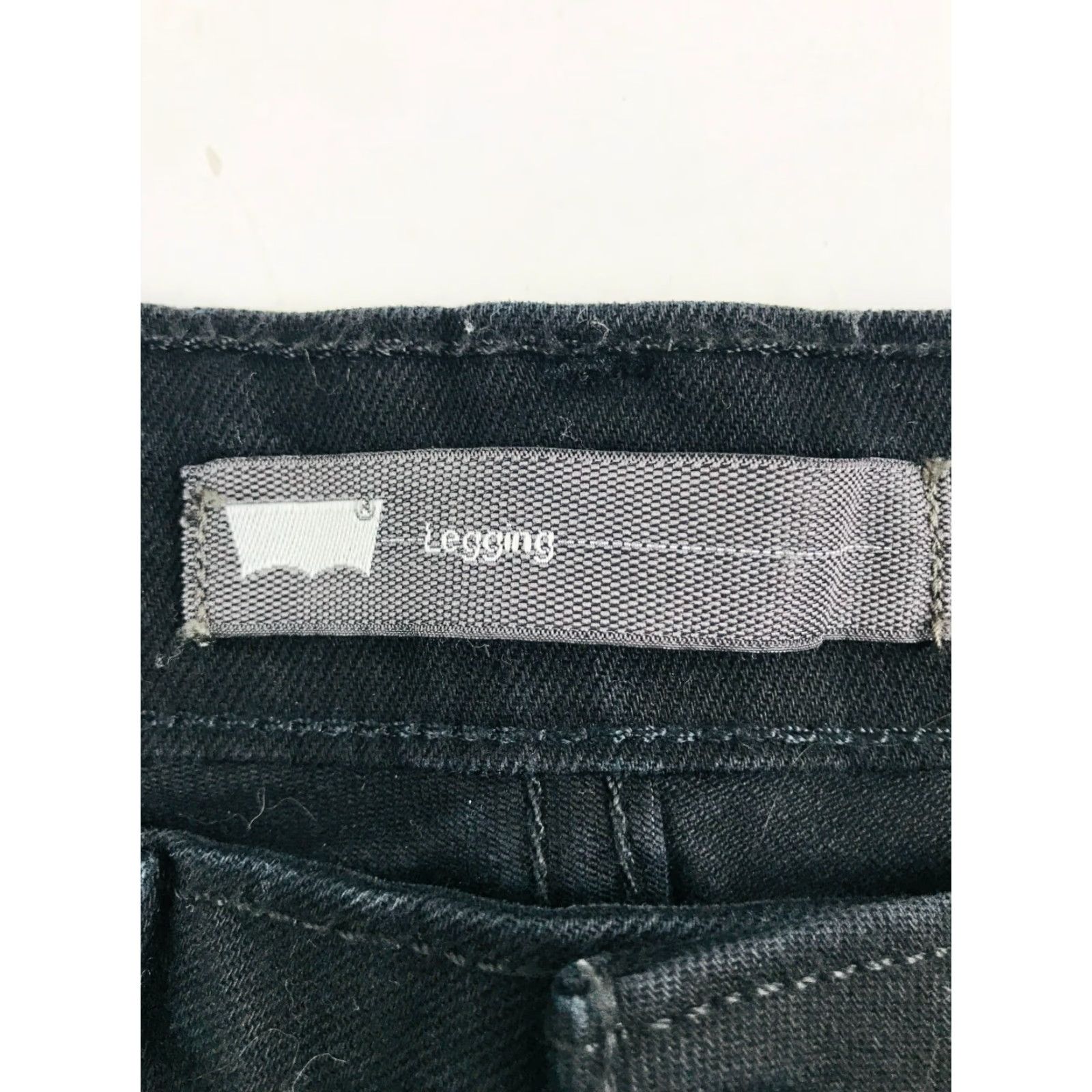 Levi's Levi's Jeans Women Size 30x30 Black Dark Wash Mid Rise Straight Denim Legging Style: Straight Womens 30x30 Old? No, but keep words. Size 30" / US 8 / IT 44 - 7 Thumbnail