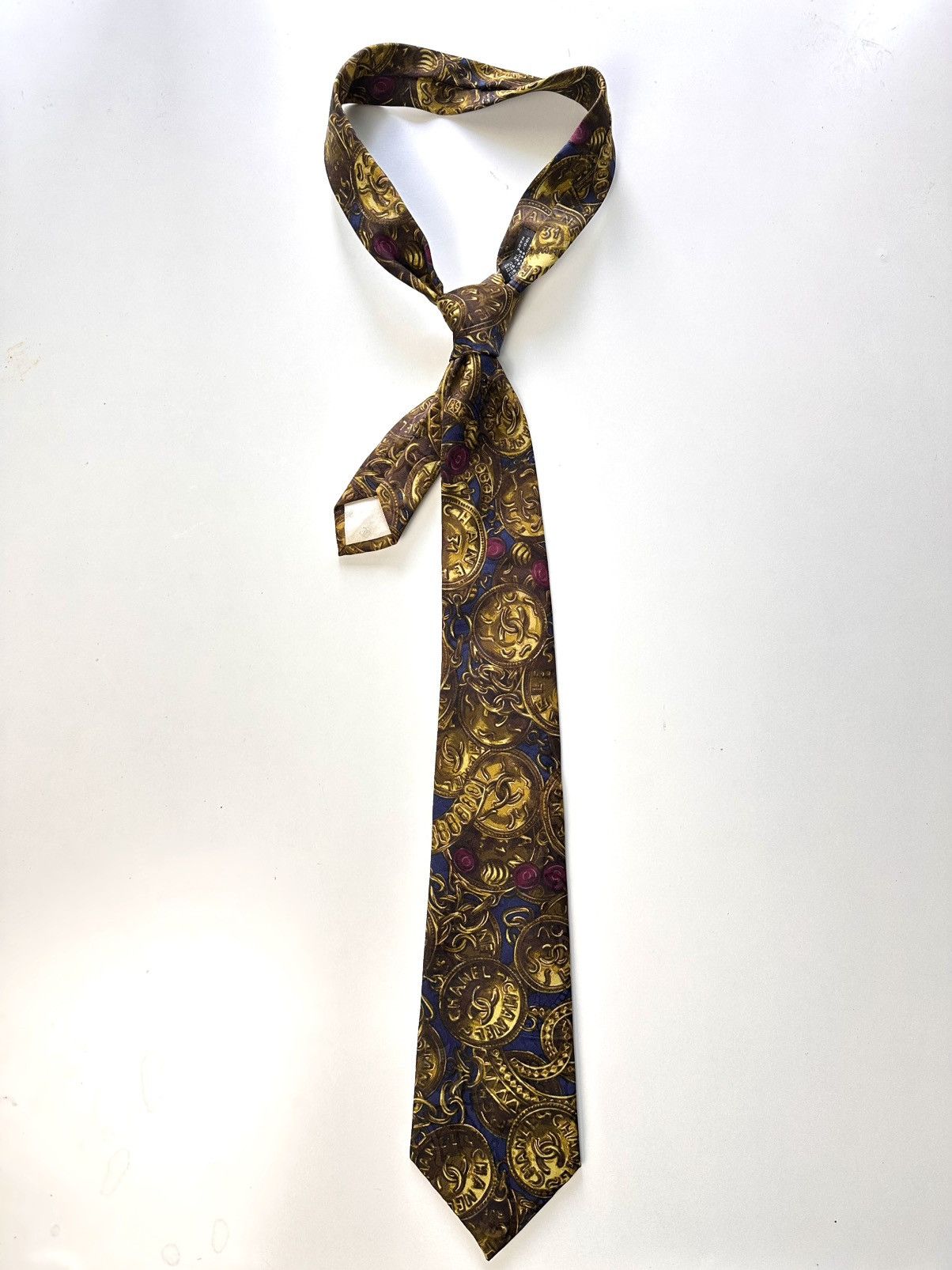 Chanel Chanel Paris Vintage Silk Tie Baroque Coin Print Size ONE SIZE - 2 Thumbnail