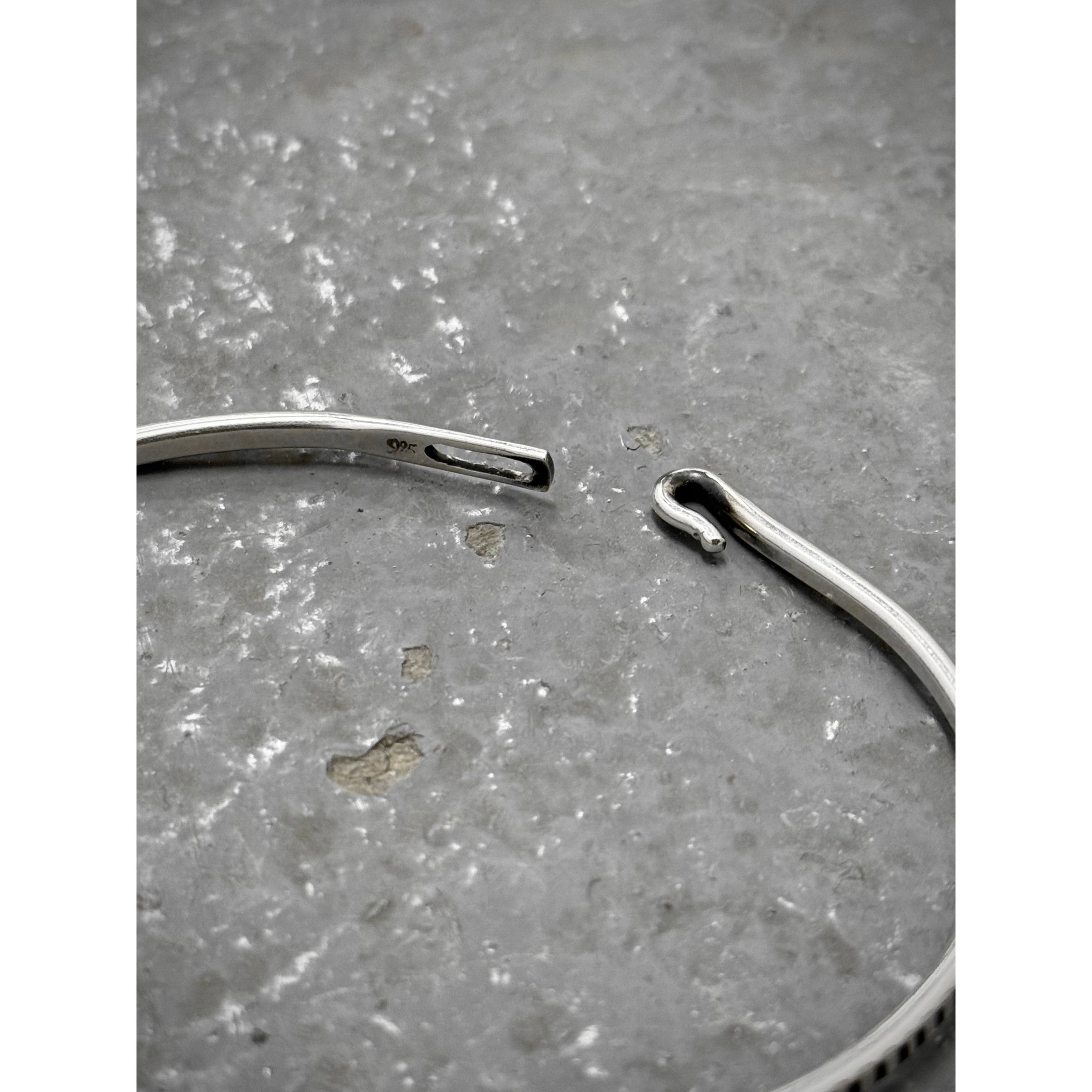 Werkstatt Munchen WERKSTATT:MÜNCHEN 'M2640SITR' .925 Silver Trace Hook Bangle Size ONE SIZE - 2 Thumbnail