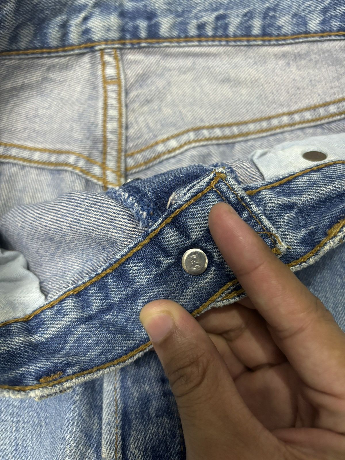 Levi's RARE🔥LEVIS 501 BUTTON 524 DISTRESSED DENIM JEANS Size US 31 - 14 Thumbnail
