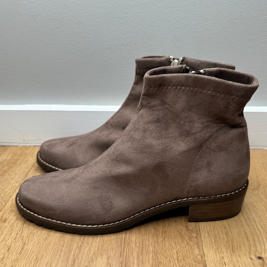 Ron White NEW Ron White Gina Water Resistant Microfiber Ankle Bootie Size US 8 / IT 38 - 4 Thumbnail