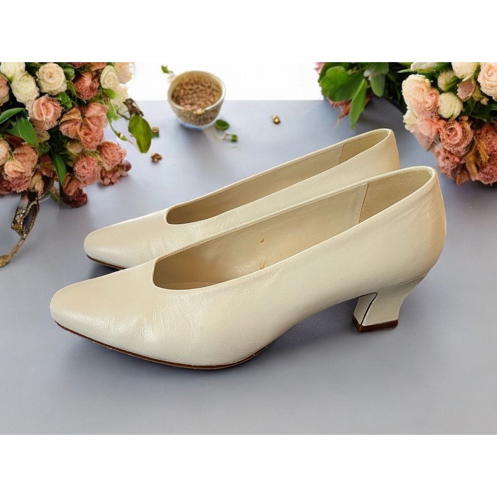 Unknown London Enzo Angiolini White Bronze Pumps Heels Leather Size 6.5 M Size US 6.5 / IT 36.5 - 1 Thumbnail