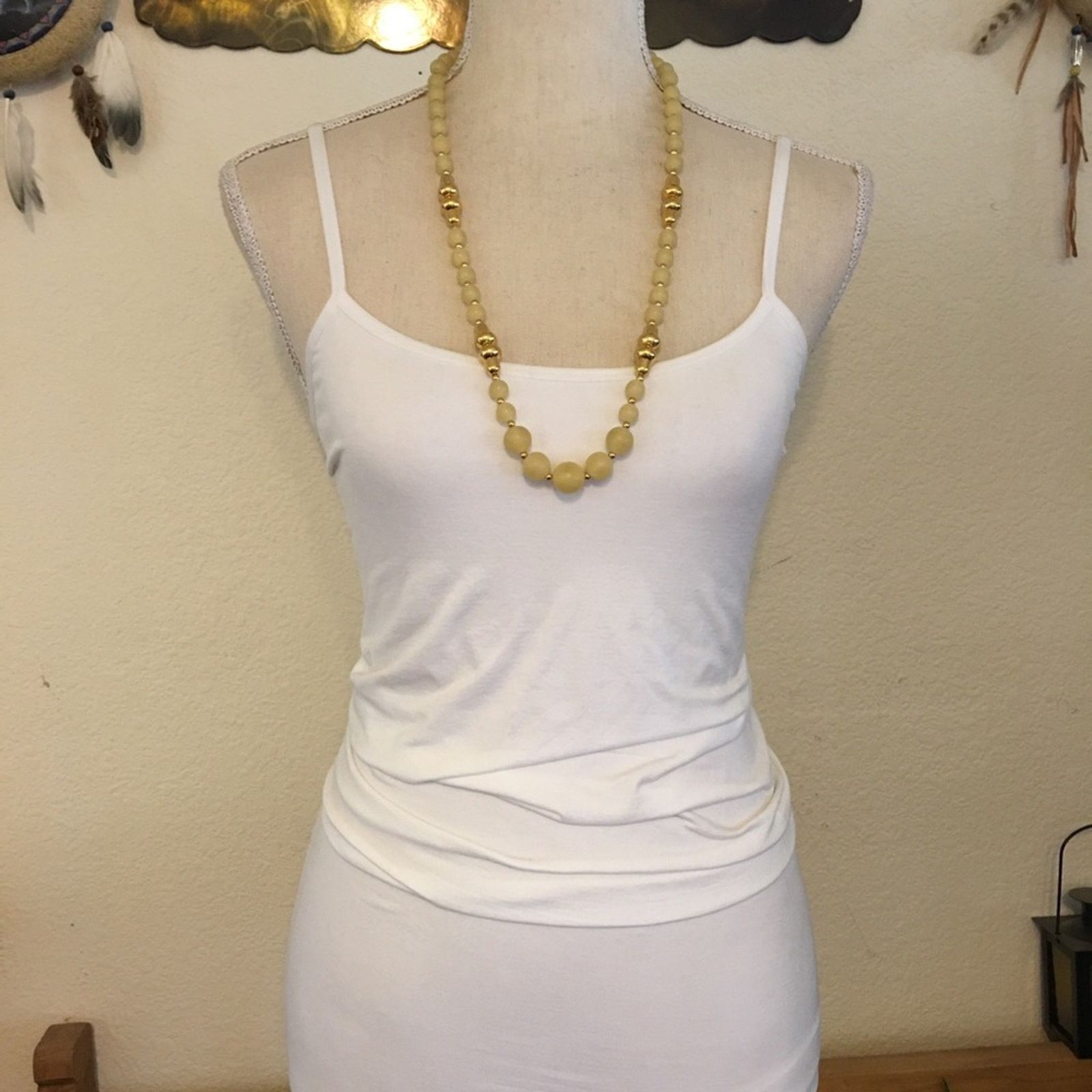 Vintage Vintage golden lucite bead long necklace Size ONE SIZE - 4 Thumbnail
