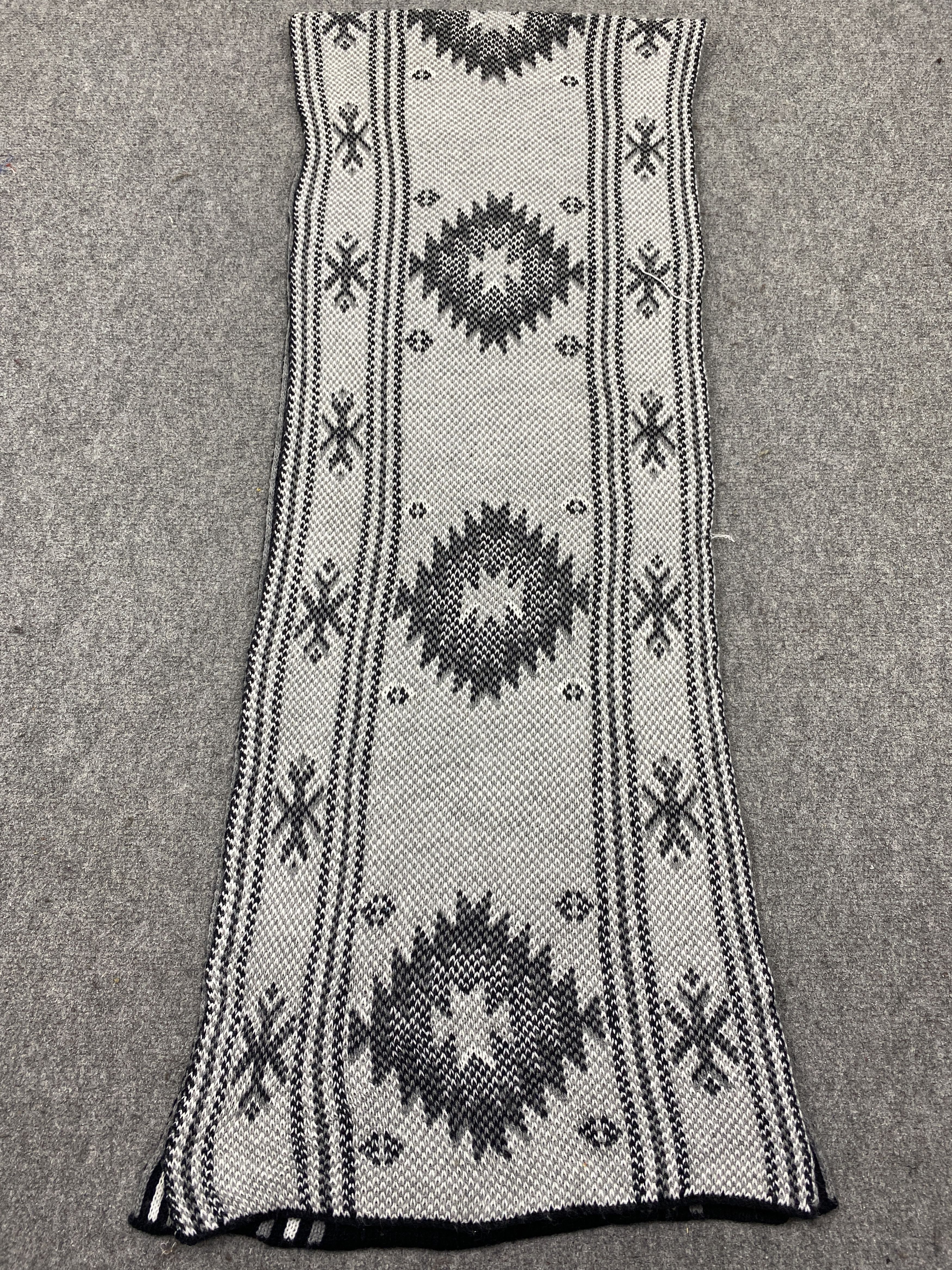 Japanese Brand Bayflow Native Design Scarf / Muffler / Neckwear SC0266 Size ONE SIZE - 4 Thumbnail