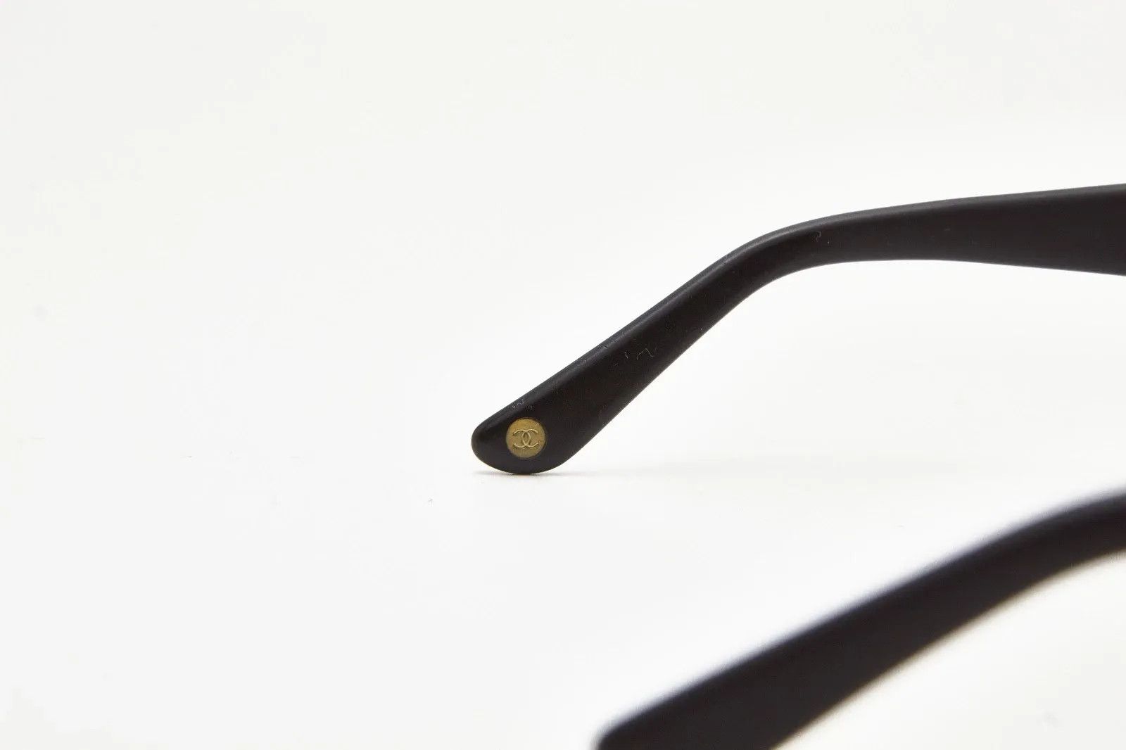 Chanel CHANEL 5017 Bold Rave Eggs chunky sunglass 1990s Size ONE SIZE - 16 Thumbnail