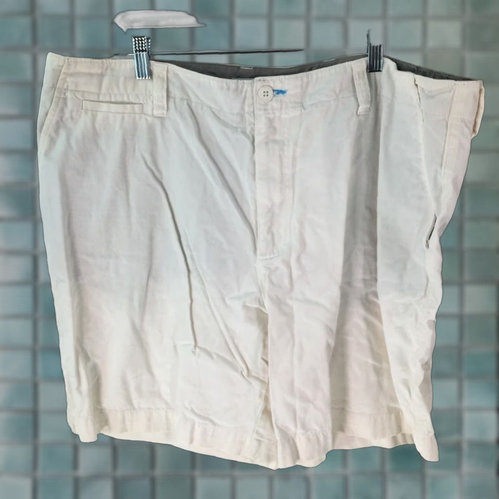Vintage Men's Chino Shorts Casual High Rise Flat Front White Size 42 Regular Fit Breathable 100% Cotton Size US 42 / EU 58 - 1 Thumbnail