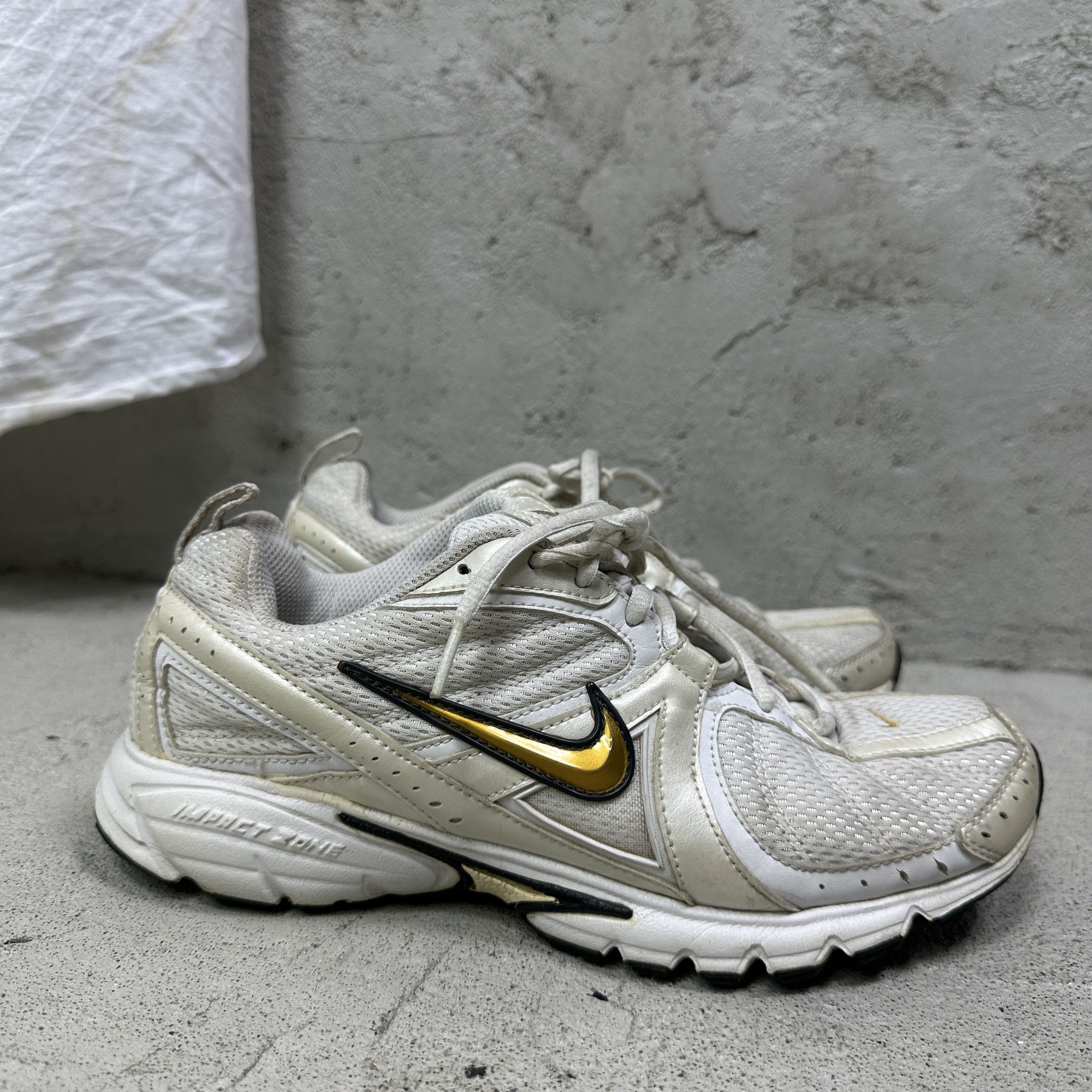 Nike Vintage Sporty Streetwear Nike Chunky 00s Sneakers Size US 7.5 / EU 40-41 - 6 Thumbnail