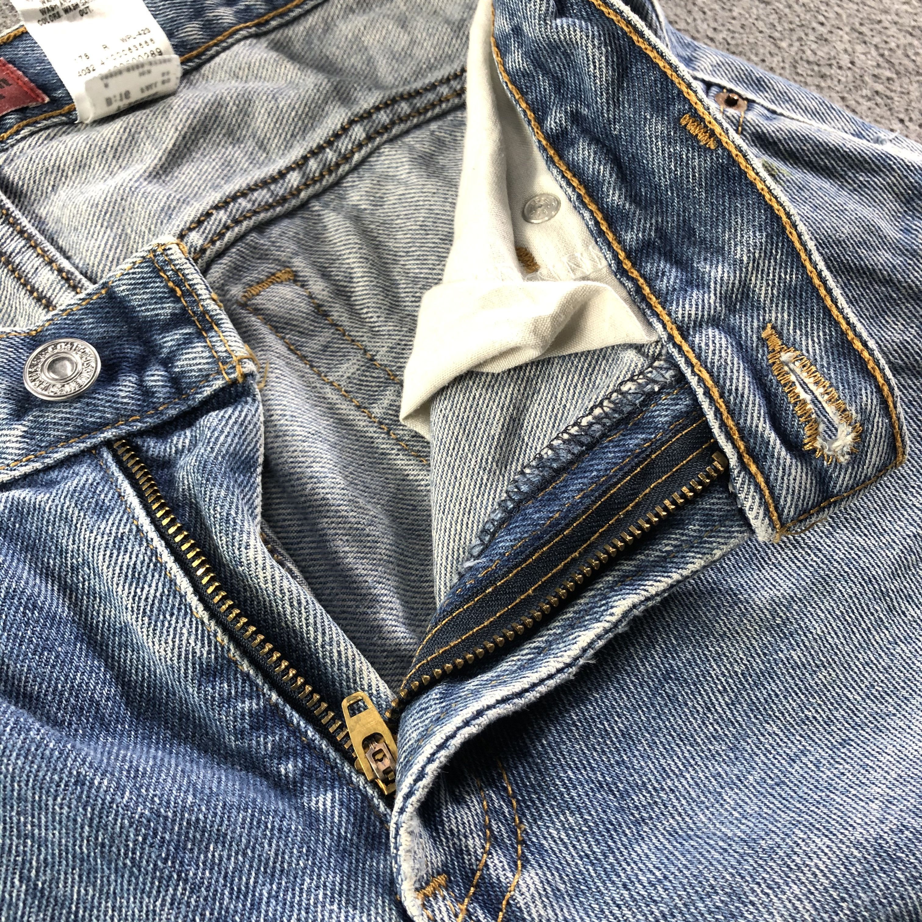 Levi's Vintage Blue Wash Levis 550 Jeans-J3246 Size US 31 - 10 Thumbnail