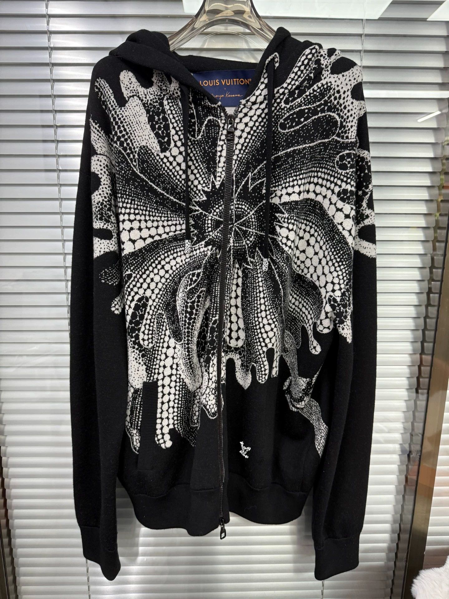 Louis Vuitton LV Yayoi Kusama collaboration hooded sweatshirt jacket Size US L / EU 52-54 / 3 - 1 Thumbnail