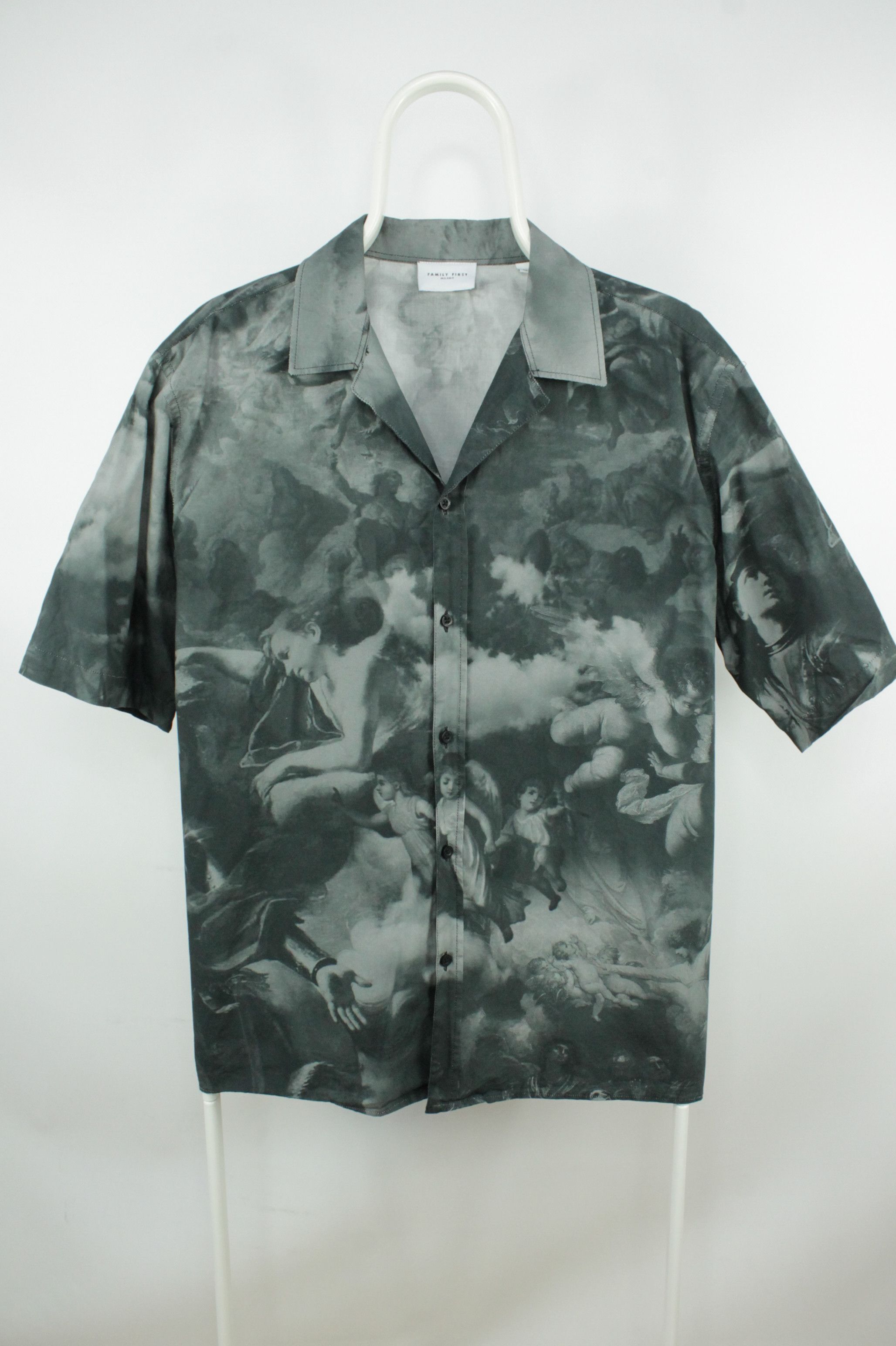 Designer Family First Milano The Saints Monogram S/S Shirt Men's Size US L / EU 52-54 / 3 - 1 Thumbnail